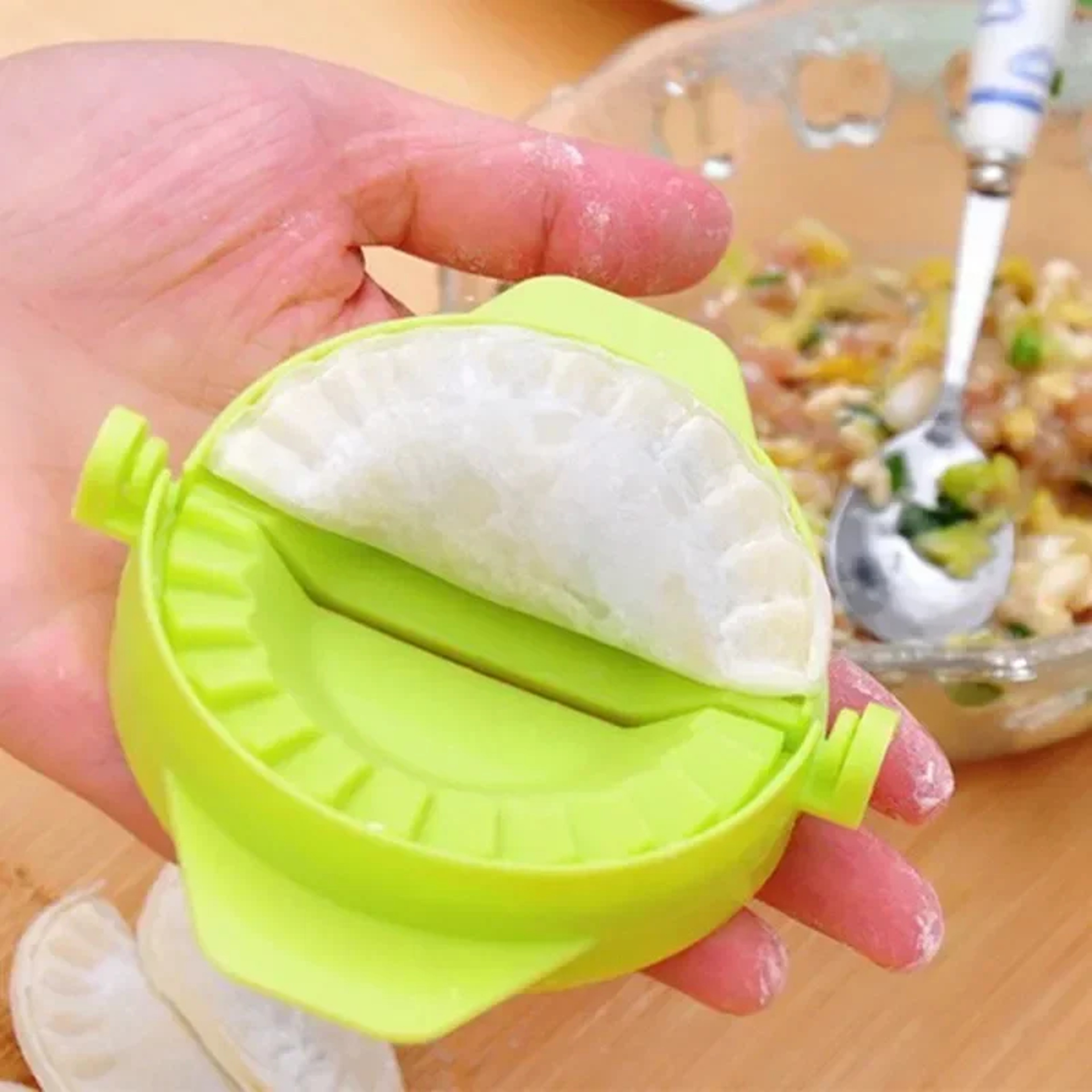 DIY Crescent Shaped Dumpling Mold, Kitchen Gadgets Manual Dumpling Maker, Plastic Cookie Mould for Homemade Dumplings – view 4
