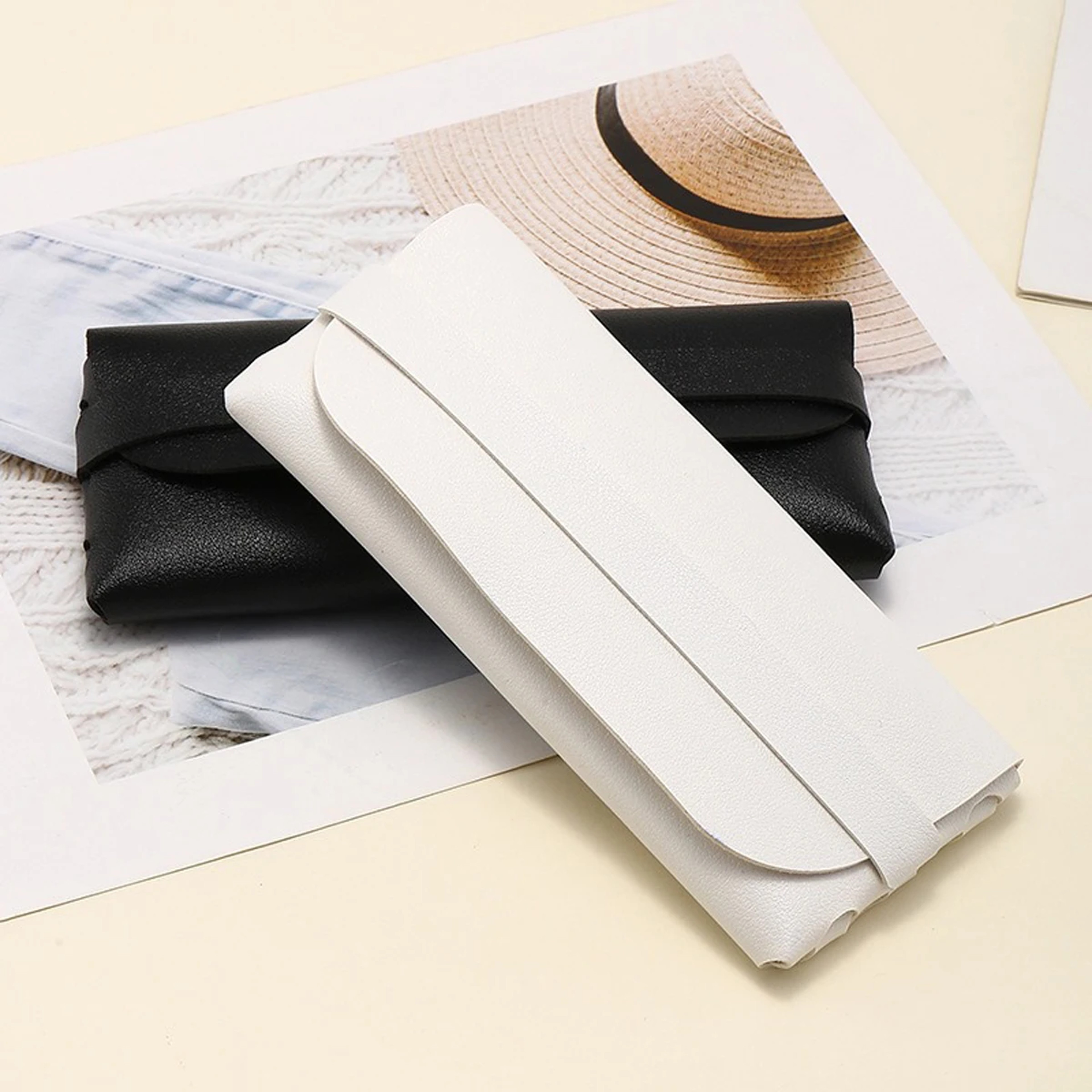 Soft and Stylish Black and White Leather Glasses Case, Travel Accessories, Glasses Protection for Men and Women – view 5