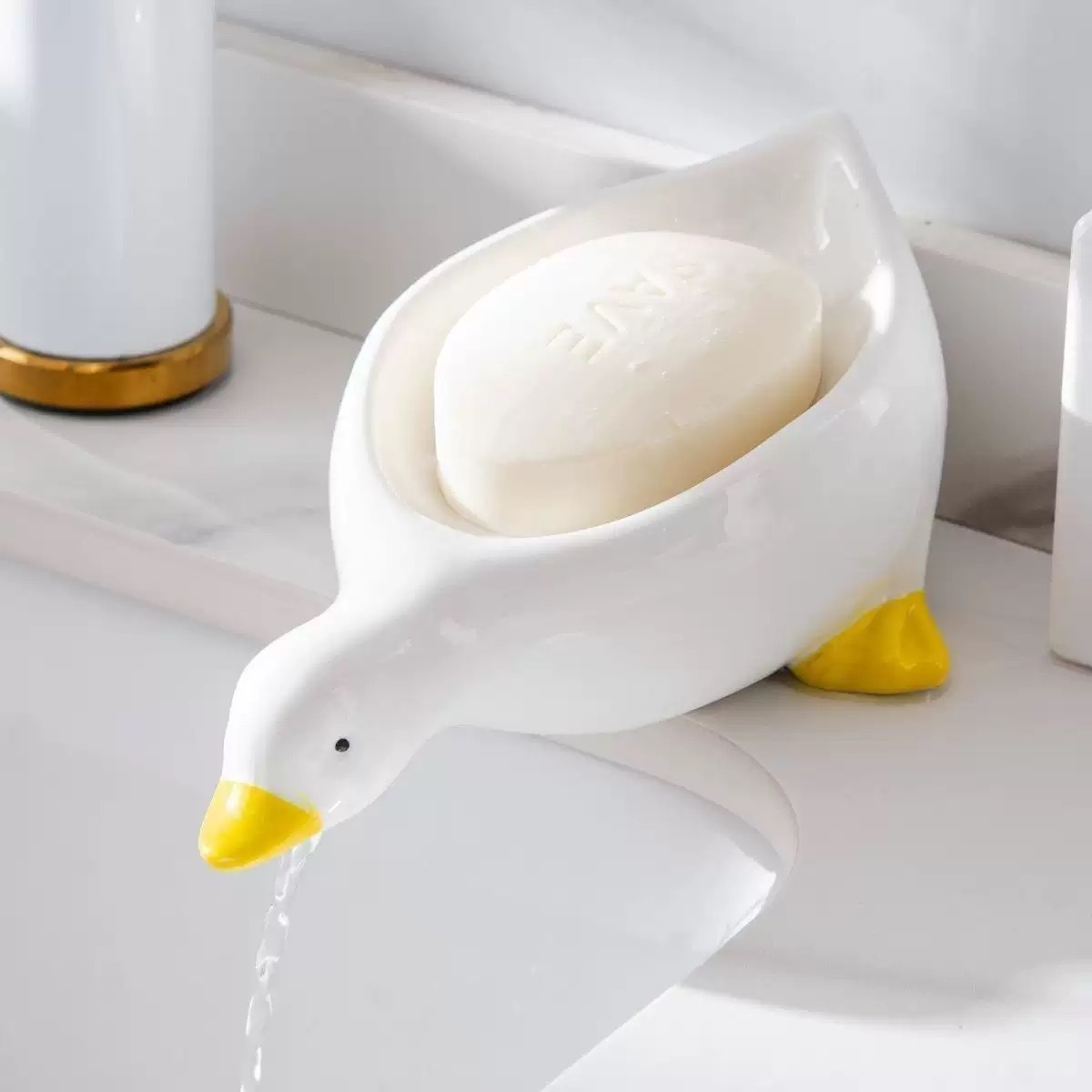 Multifunctional Cute Duck Shaped Soap Holder SelfDraining Plastic Soap Tray For Bathroom 3