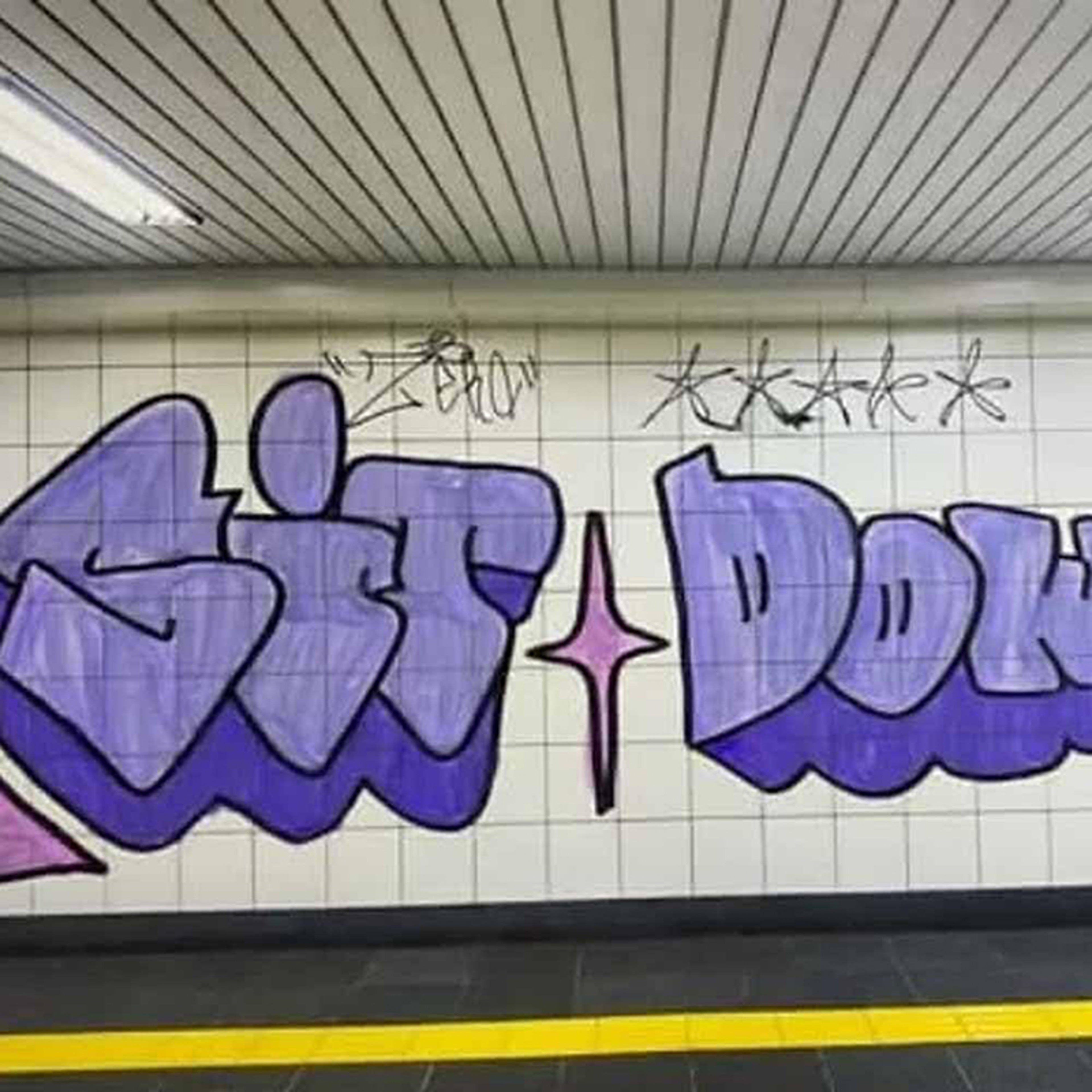 Beginners Sketching Book, Graffiti Sketchbook, Real-World Canvases for Graffiti Artists – view 3