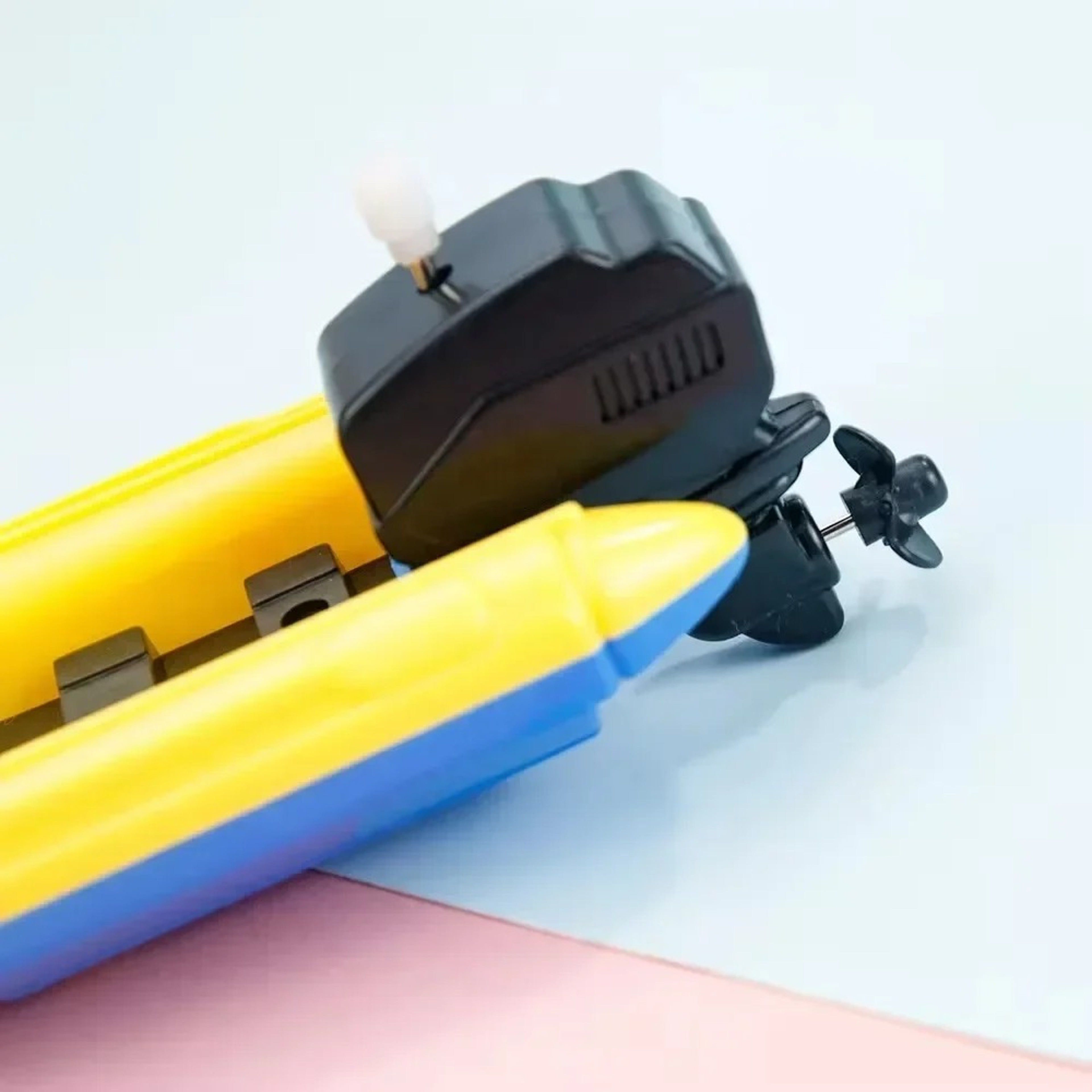 Wind Up Floating Boat Bath Toy for Kids Clockwork Water Play Speed Boat – view 6