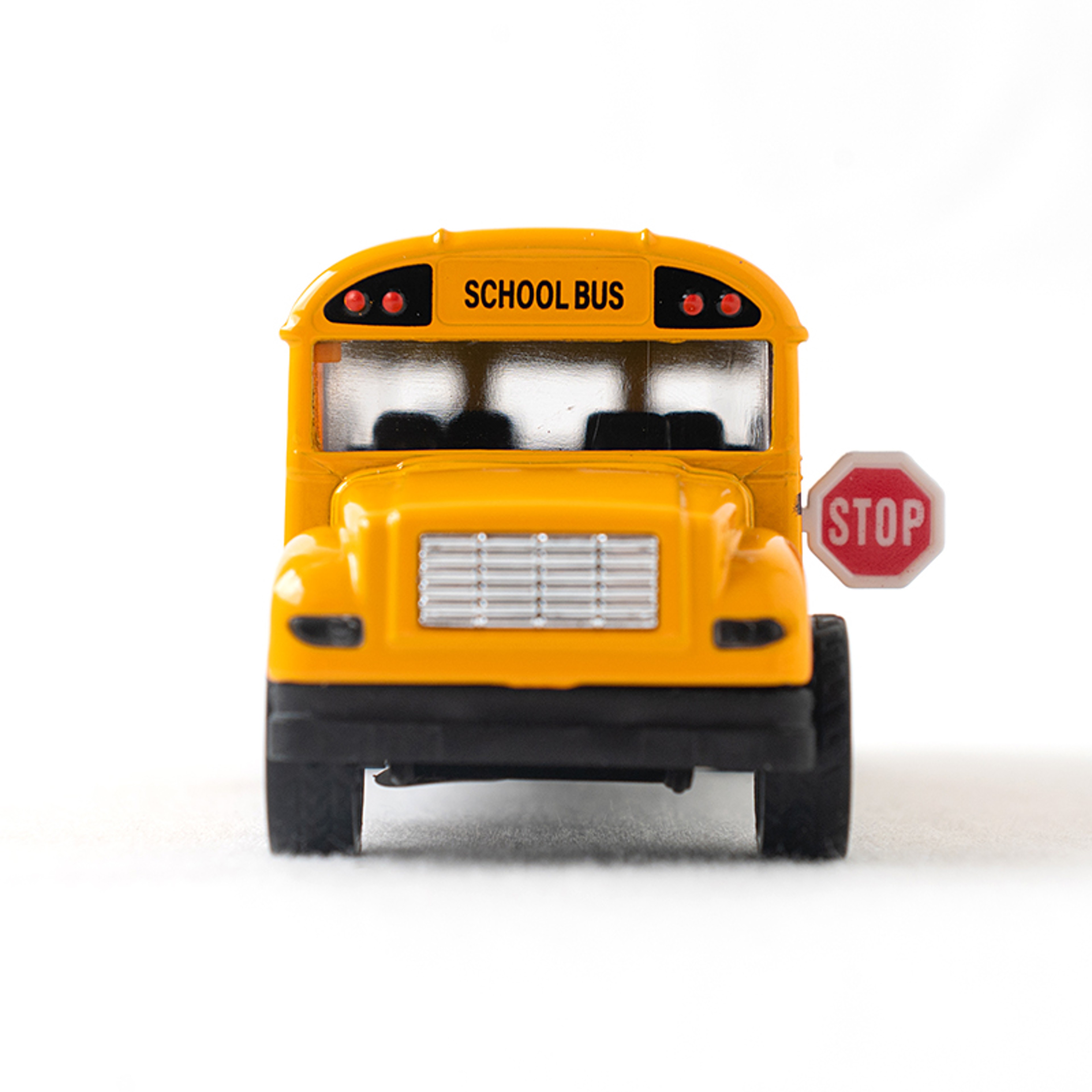 Classic Die Cast School Bus Pull Back Toy Bus Alloy Collectible Model for Kids & Collectors – view 6