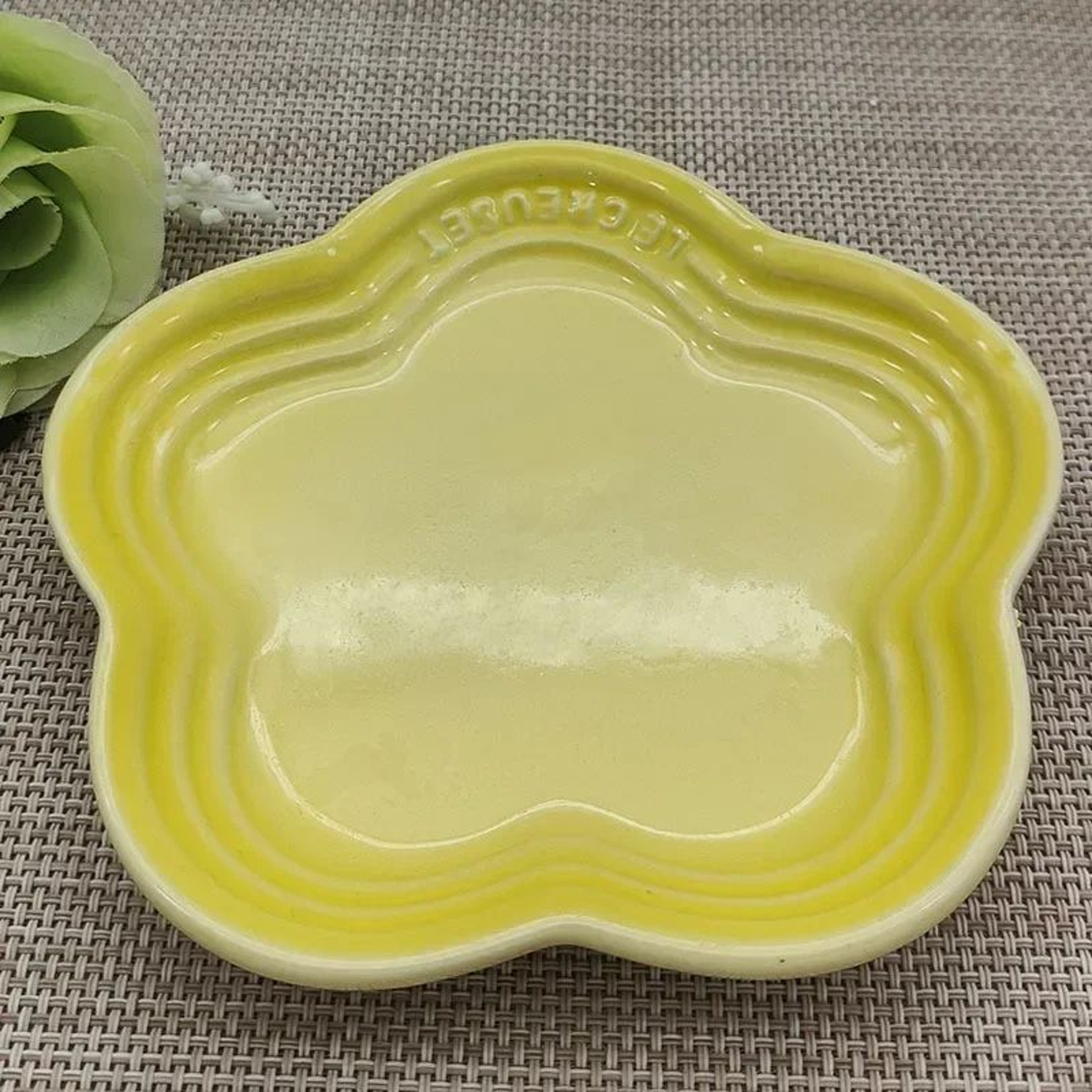 Ceramic Wide Raised Cat Food Bowl Elevated AntiVomiting Pet Feeder Whisker StressFree Design For Ca 9