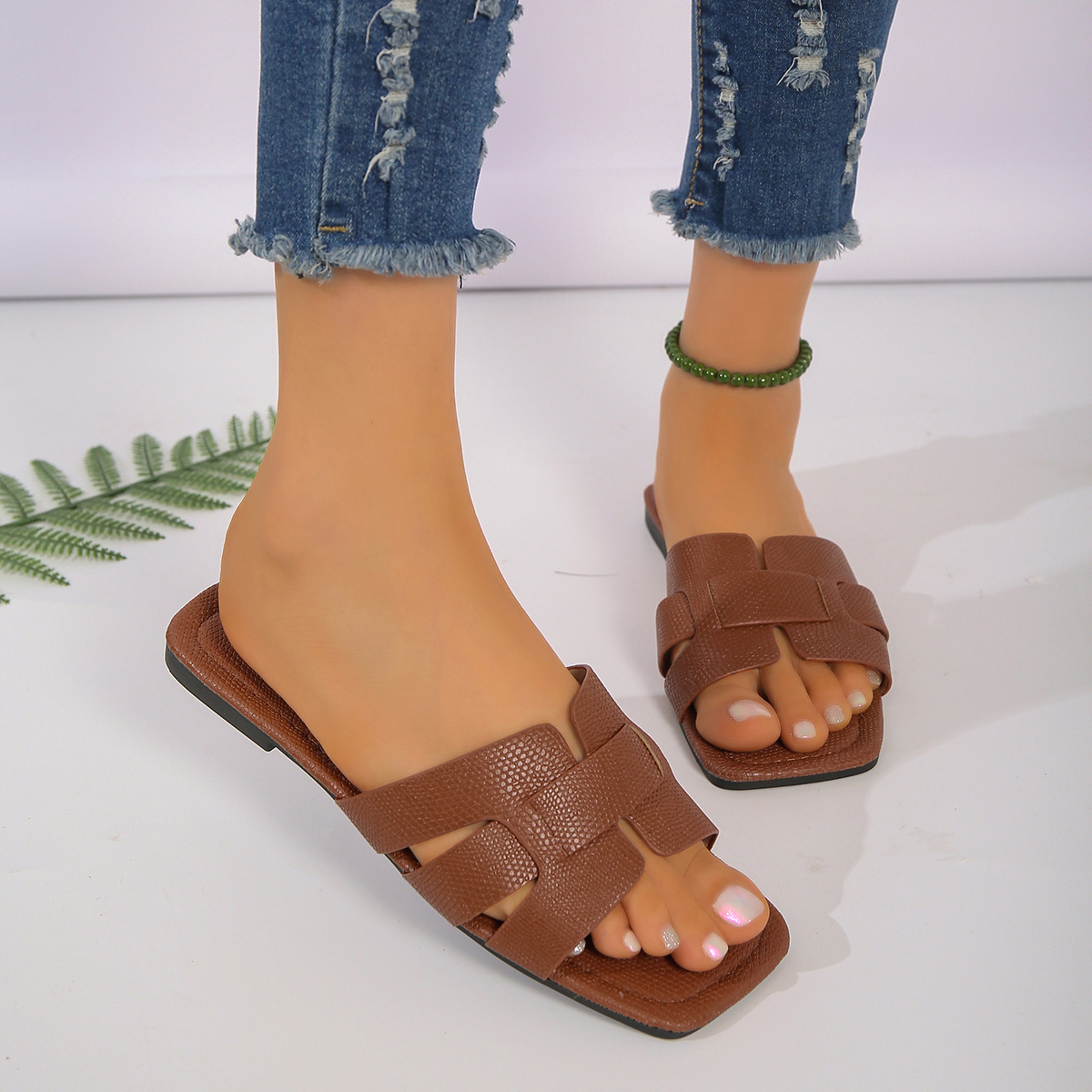 Ladies' Fashionable Casual Flat Sandals Versatile Outdoor Wear for Everyday Comfort – view 6