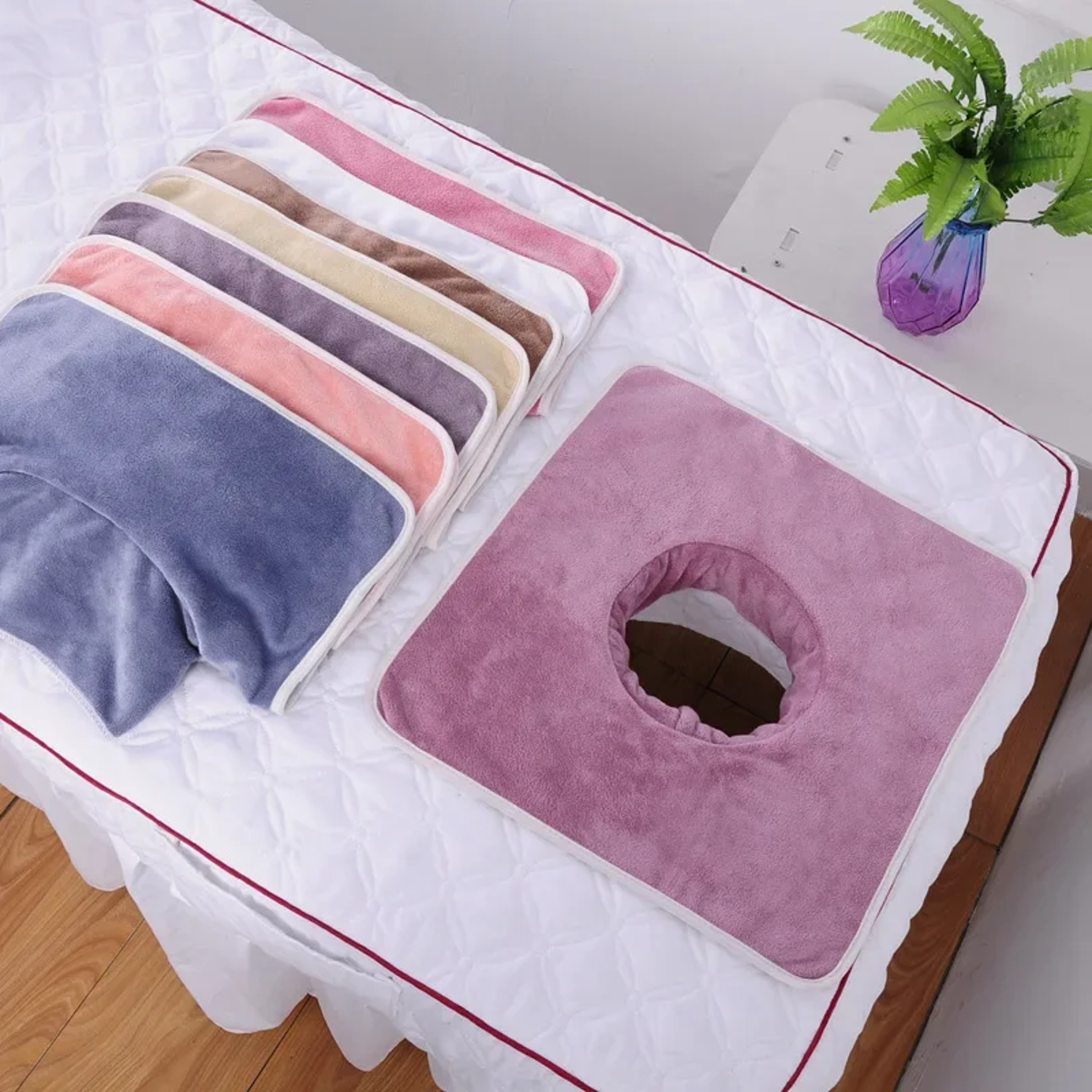 SPA Massage Bedspread Towel, Velvet Thickened Beauty Massage Table, Face Towel with Breath Hole – view 1