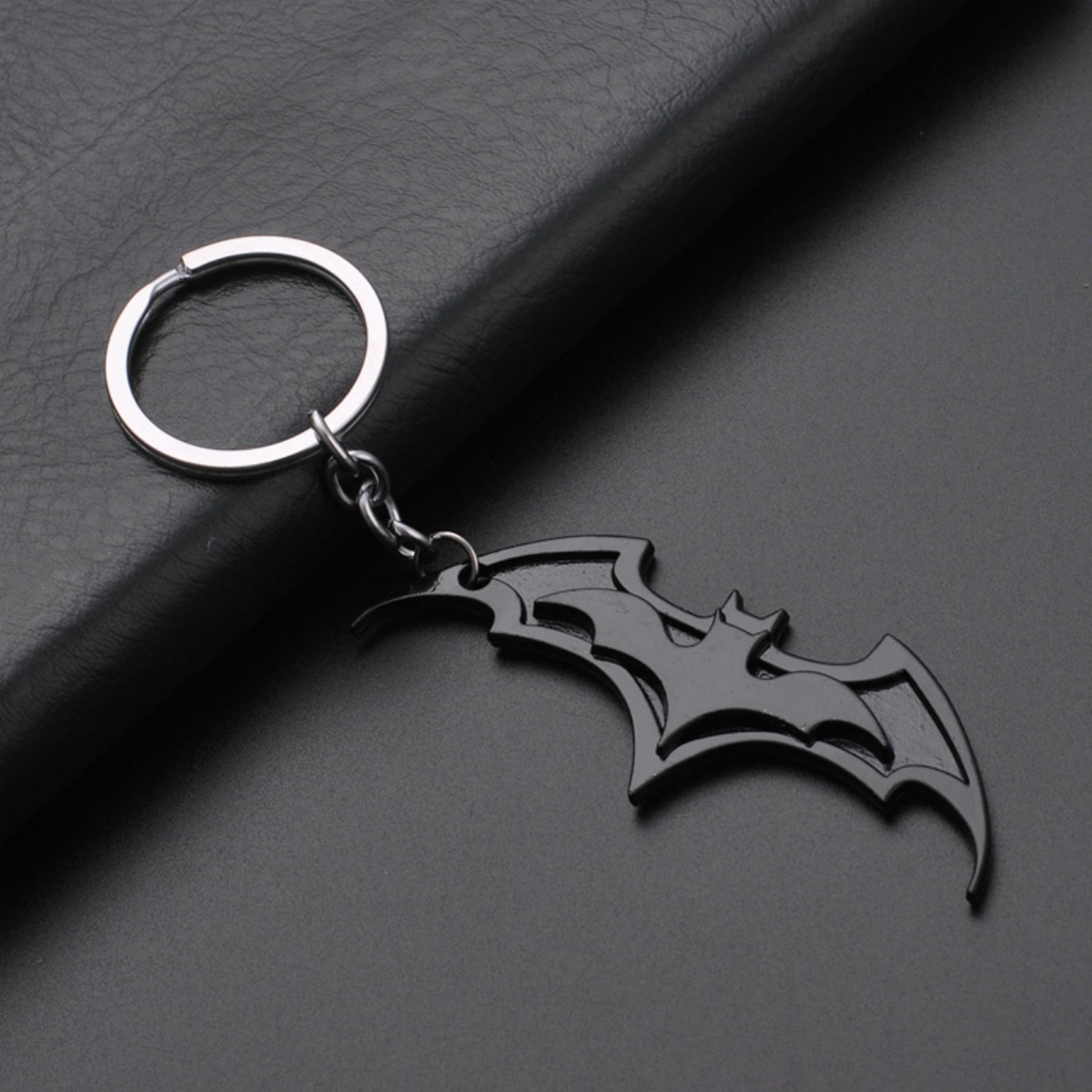 Anime Bat Keychain Metal Car Keyring for Couples and Gifts – view 4