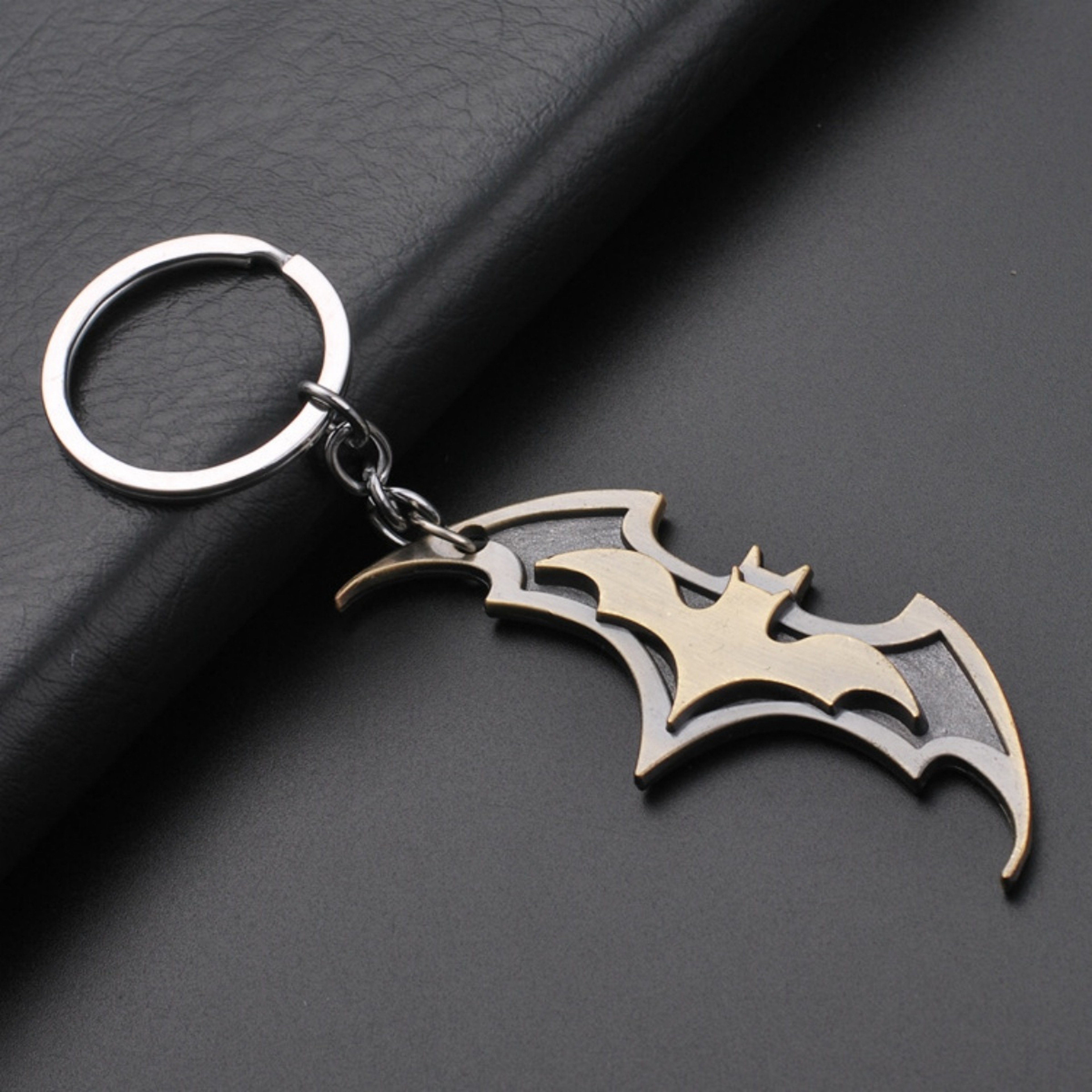 Anime Bat Keychain Metal Car Keyring for Couples and Gifts – view 8