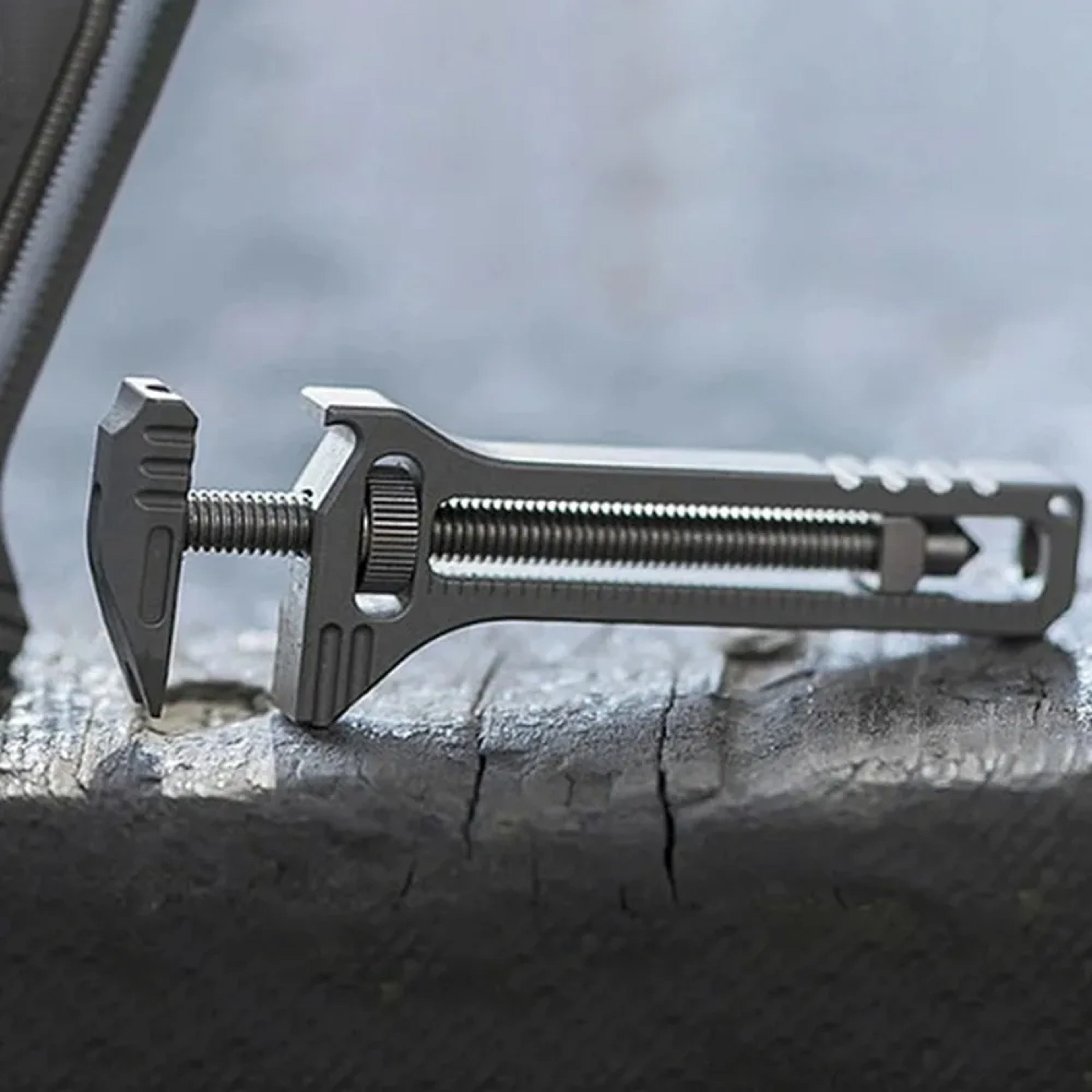 Compact Pocket Multitool Keychain Tool Everyday Carry Survival Gear – view 3