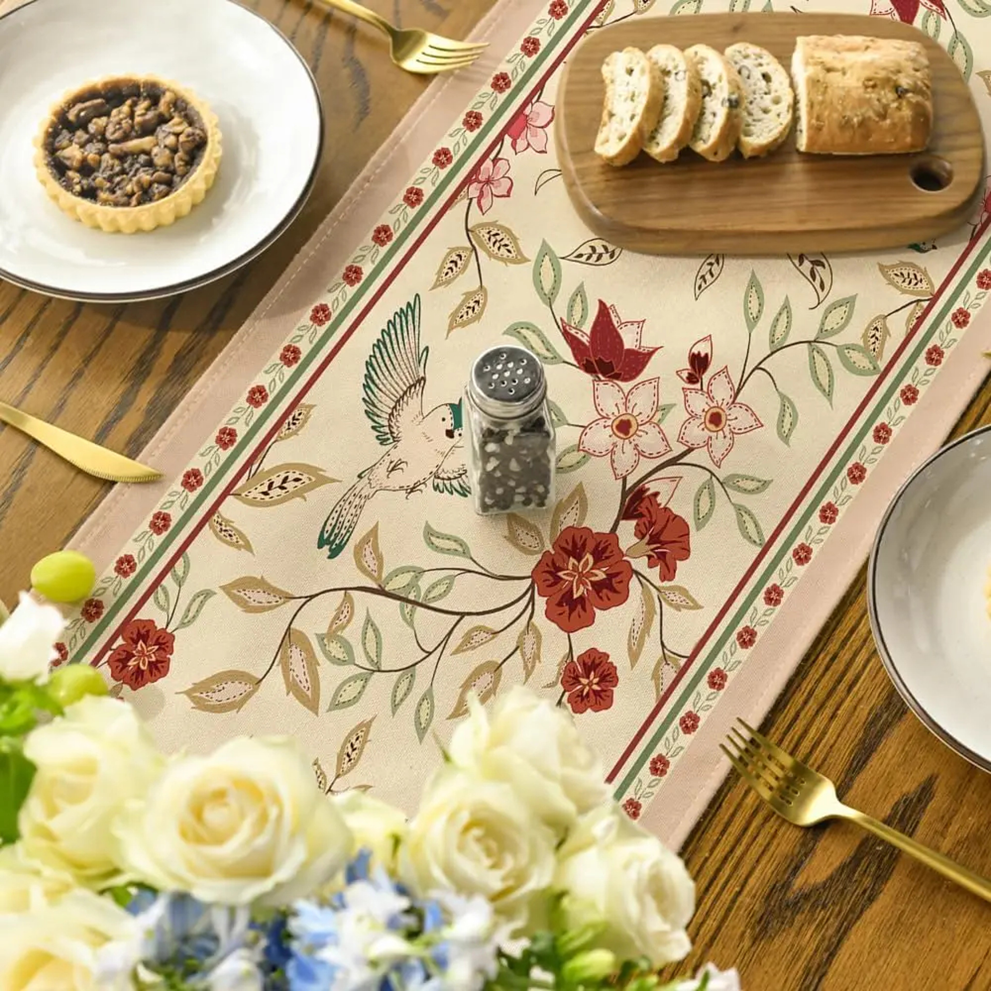 Elegant Floral  Bird Print Table Runner Classic Nature Inspired Dining Table Decor 3