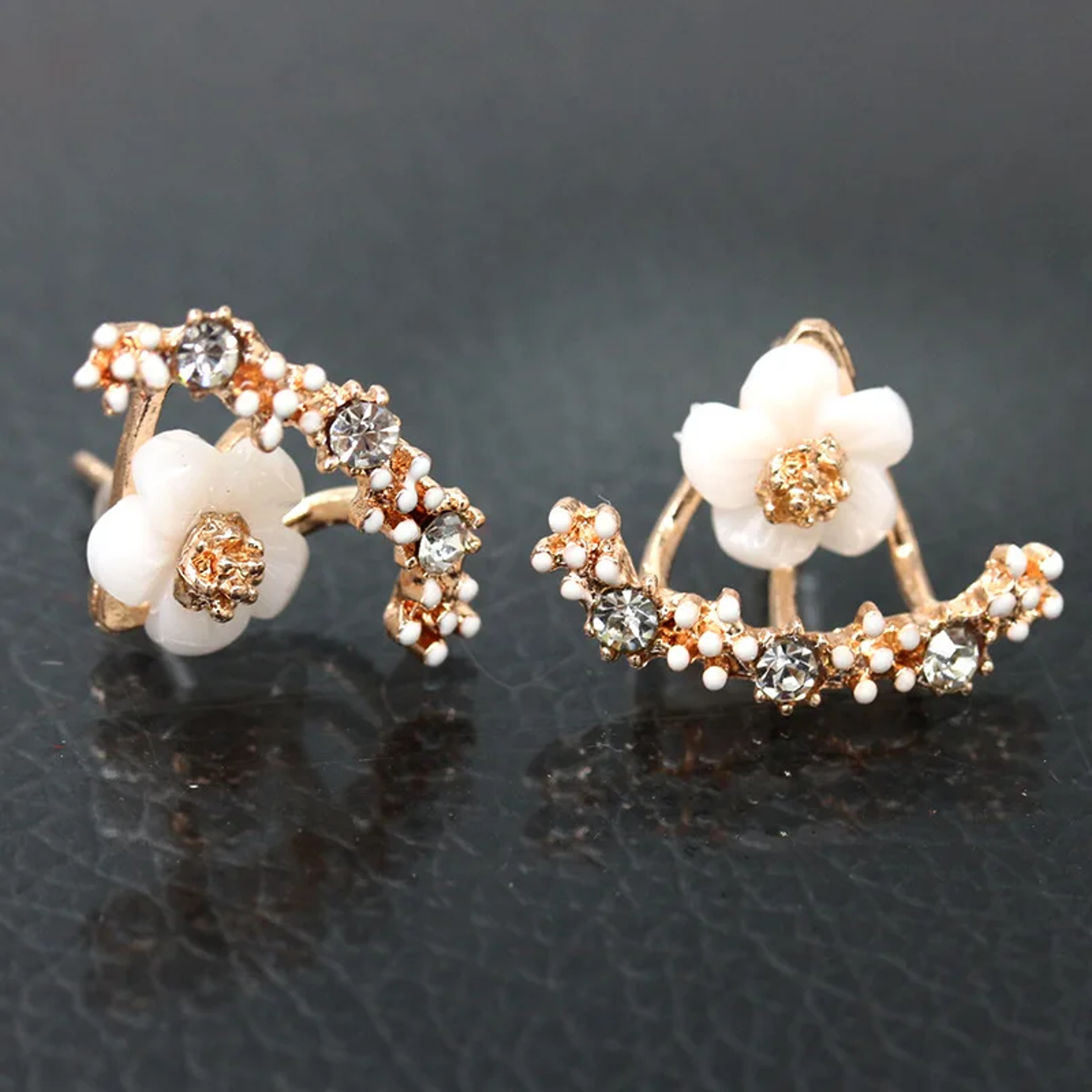 Elegant Daisy Flower Stud Earrings For Women Delicate Floral Jewelry Gift 1