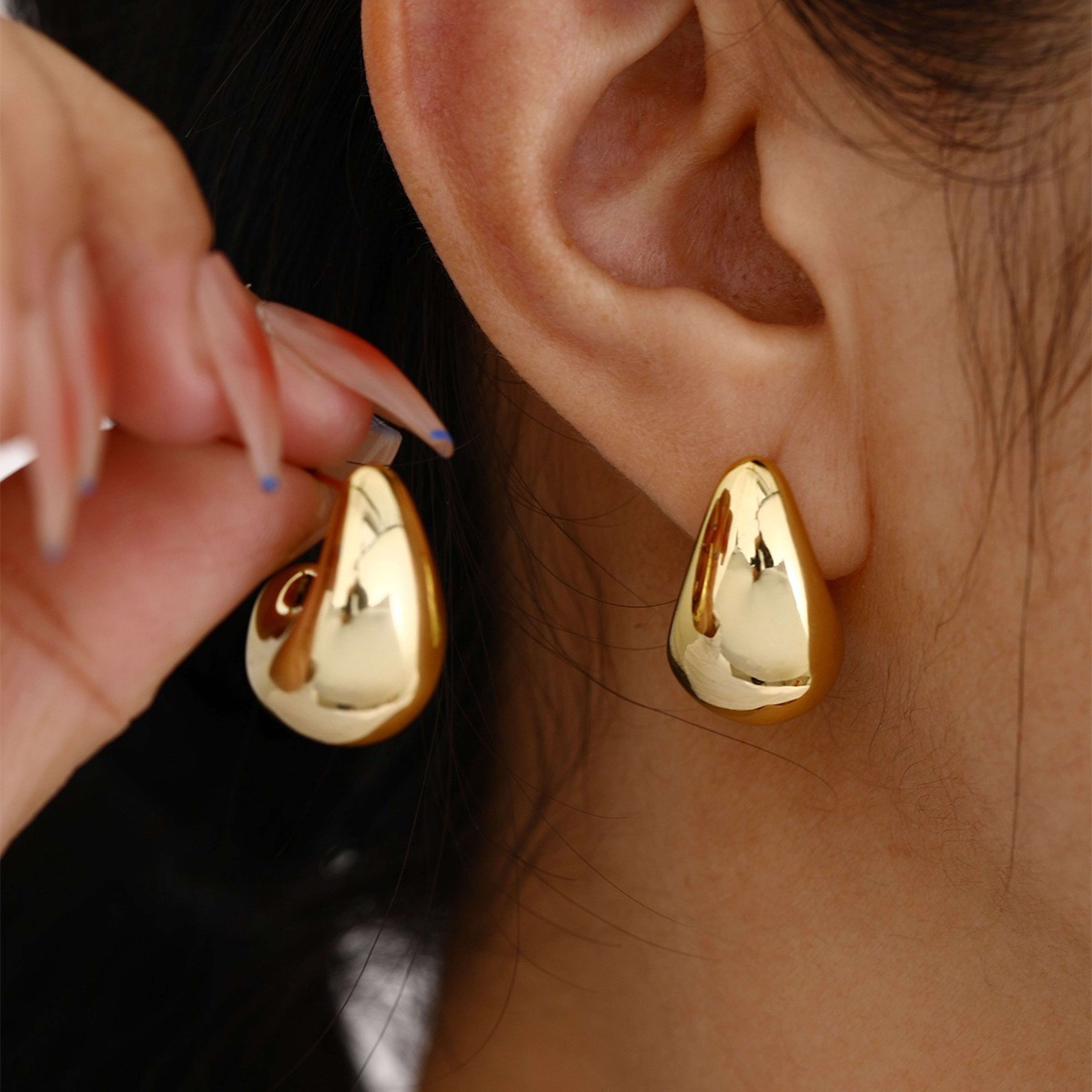 Vintage Bloom Flower Stud Earrings Elegant Vintage Earrings For Everyday French Inspired Style 1