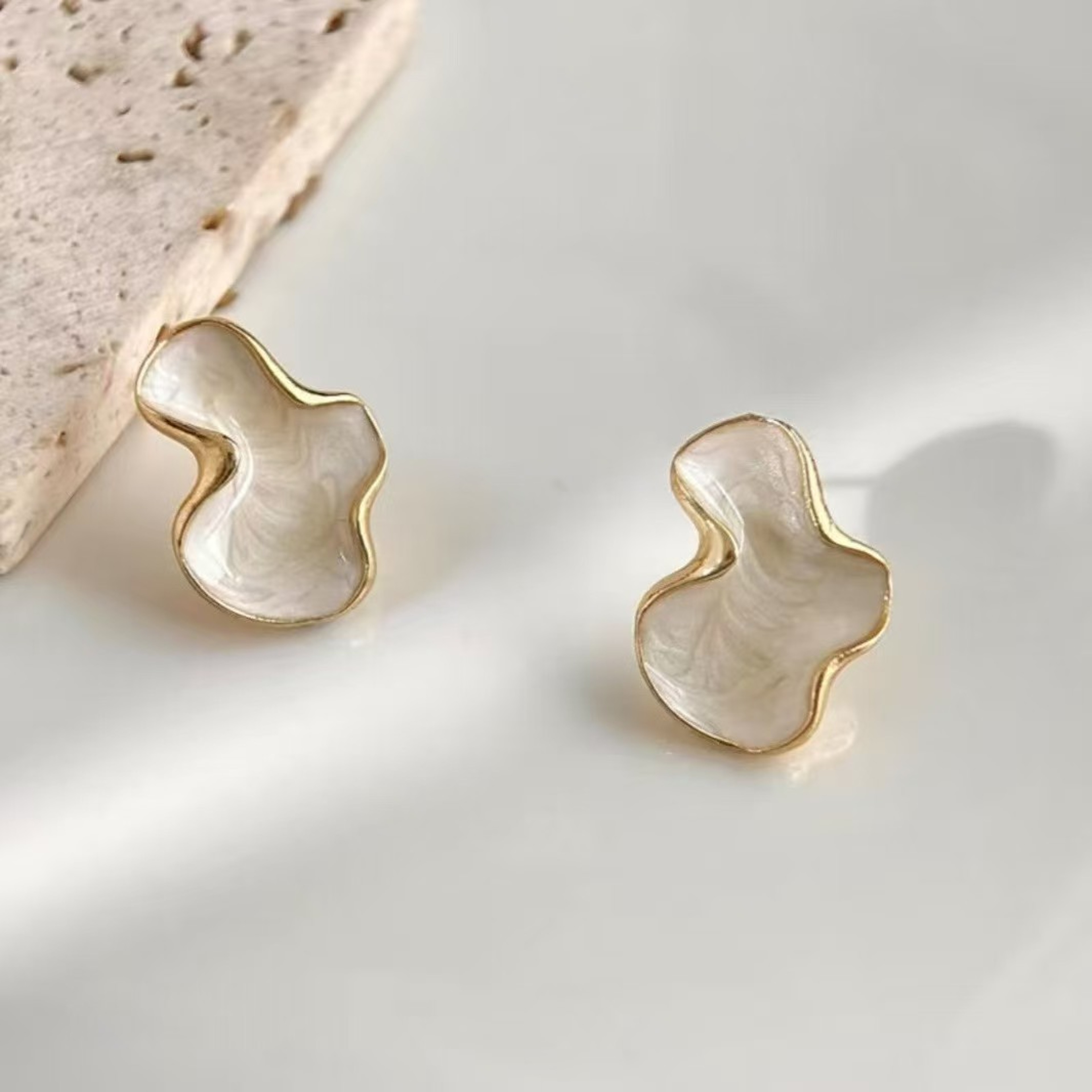 Abstract Cloud Stud Earrings Artistic Irregular Statement Earrings for Women – view 2