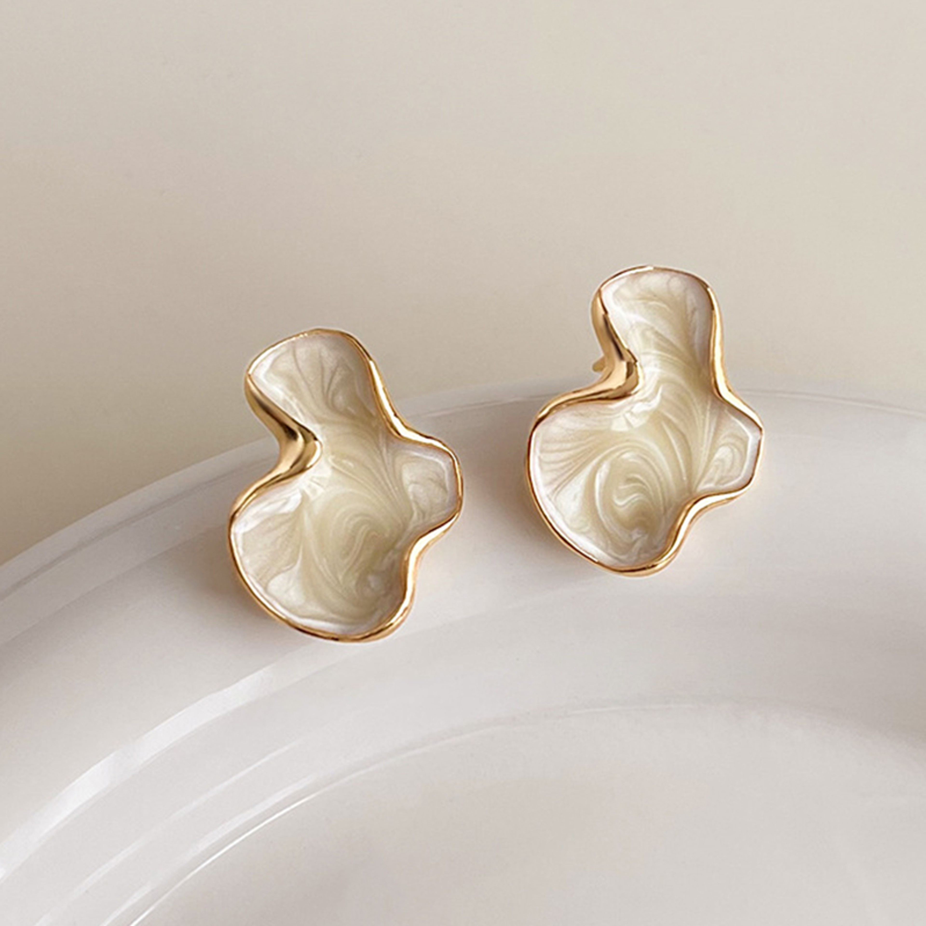 Abstract Cloud Stud Earrings Artistic Irregular Statement Earrings for Women – view 10