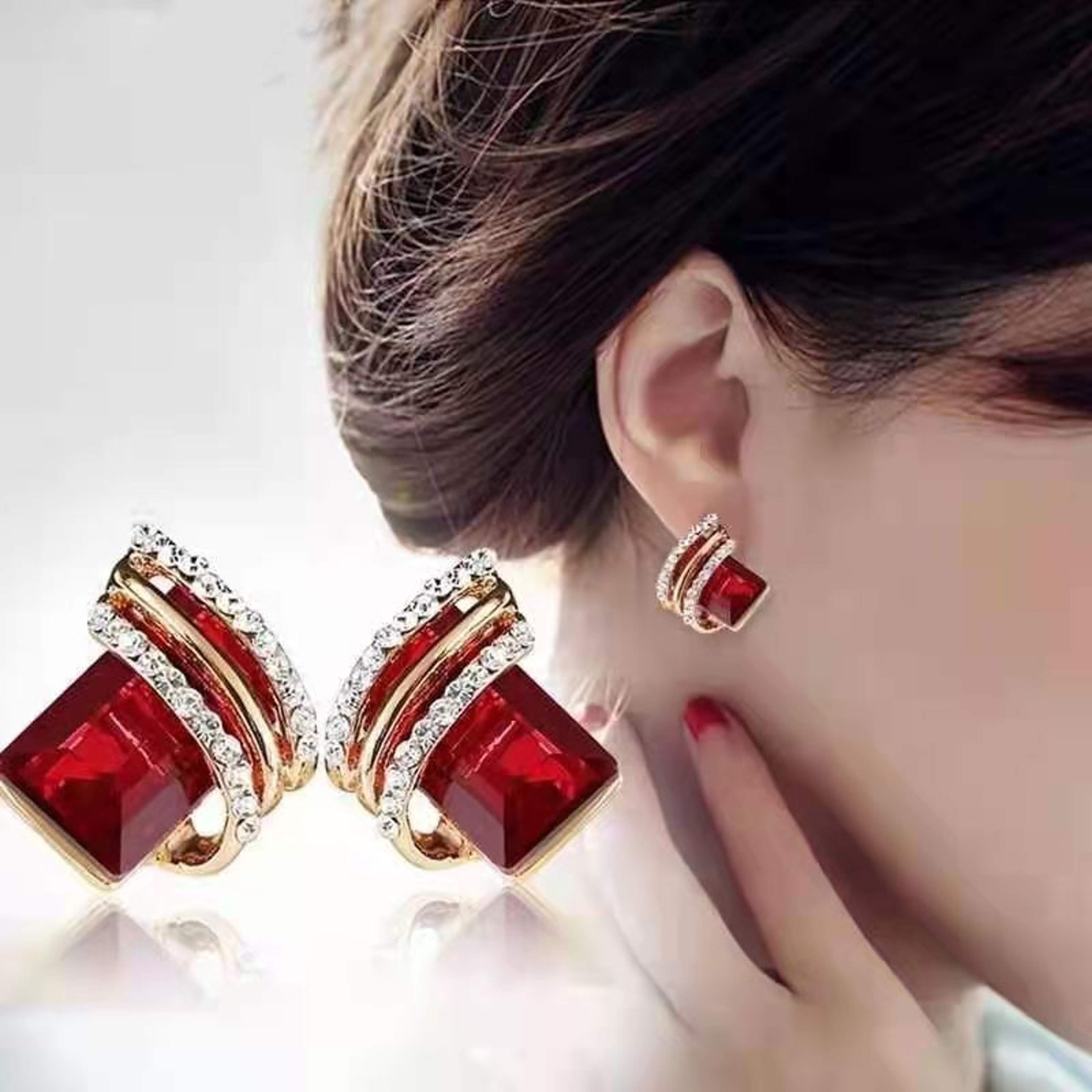 Elegant Rhinestone Wing Earrings Crystal Diamond Shape Statement Earrings for Women – view 1
