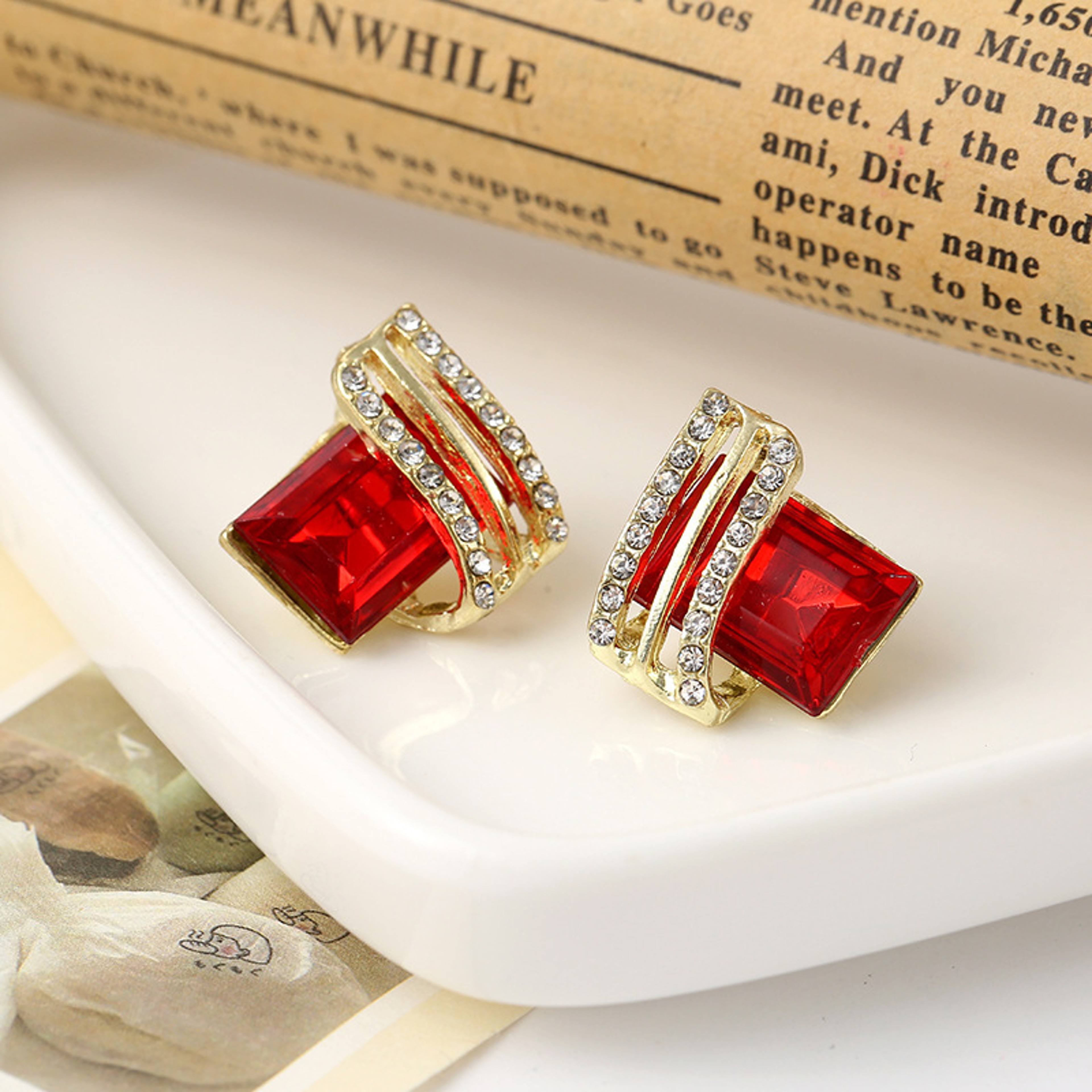 Elegant Rhinestone Wing Earrings Crystal Diamond Shape Statement Earrings for Women – view 9