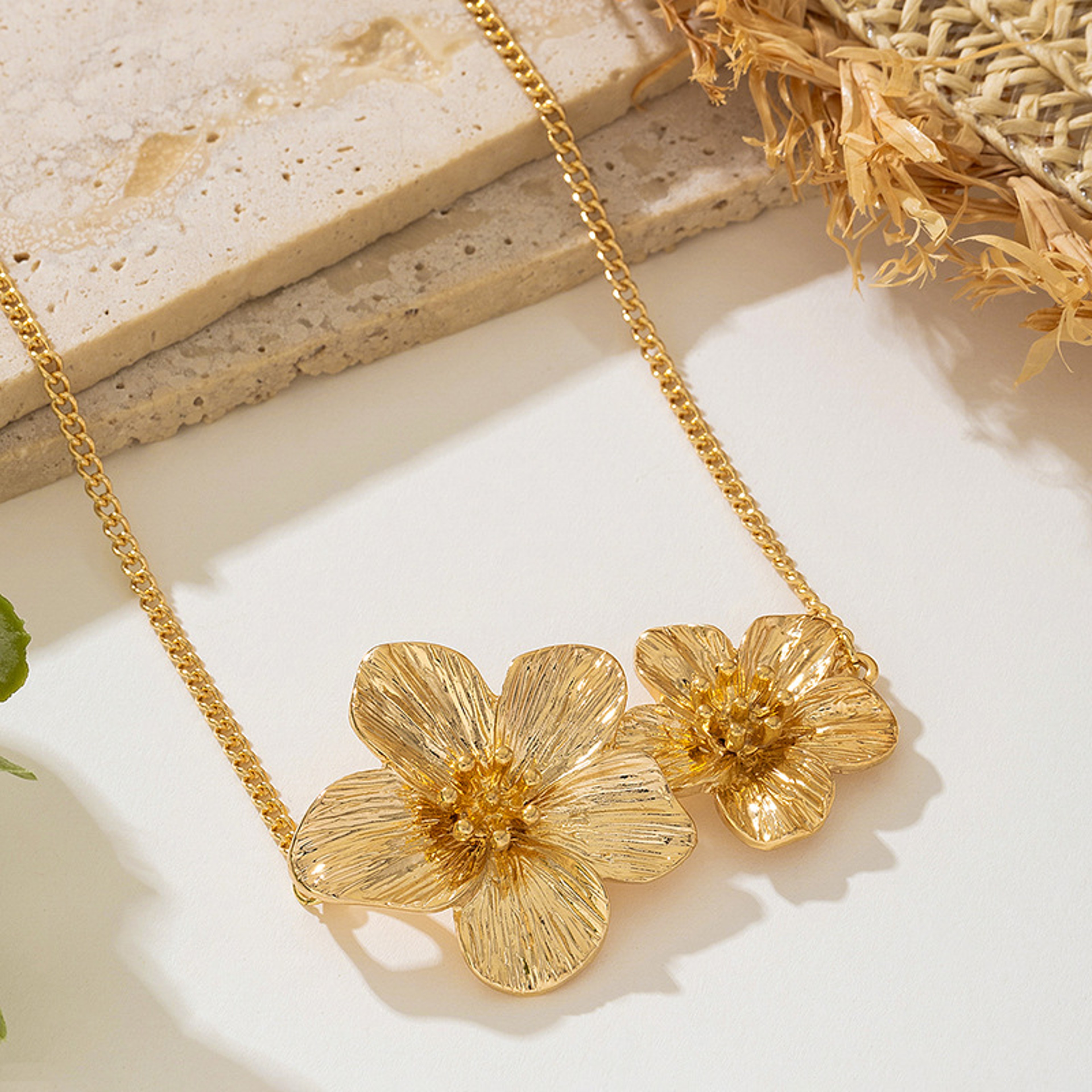 Elegant Flower Pendant Necklace Wrinkled Floral Clavicle Chain Statement Jewelry For Women 0