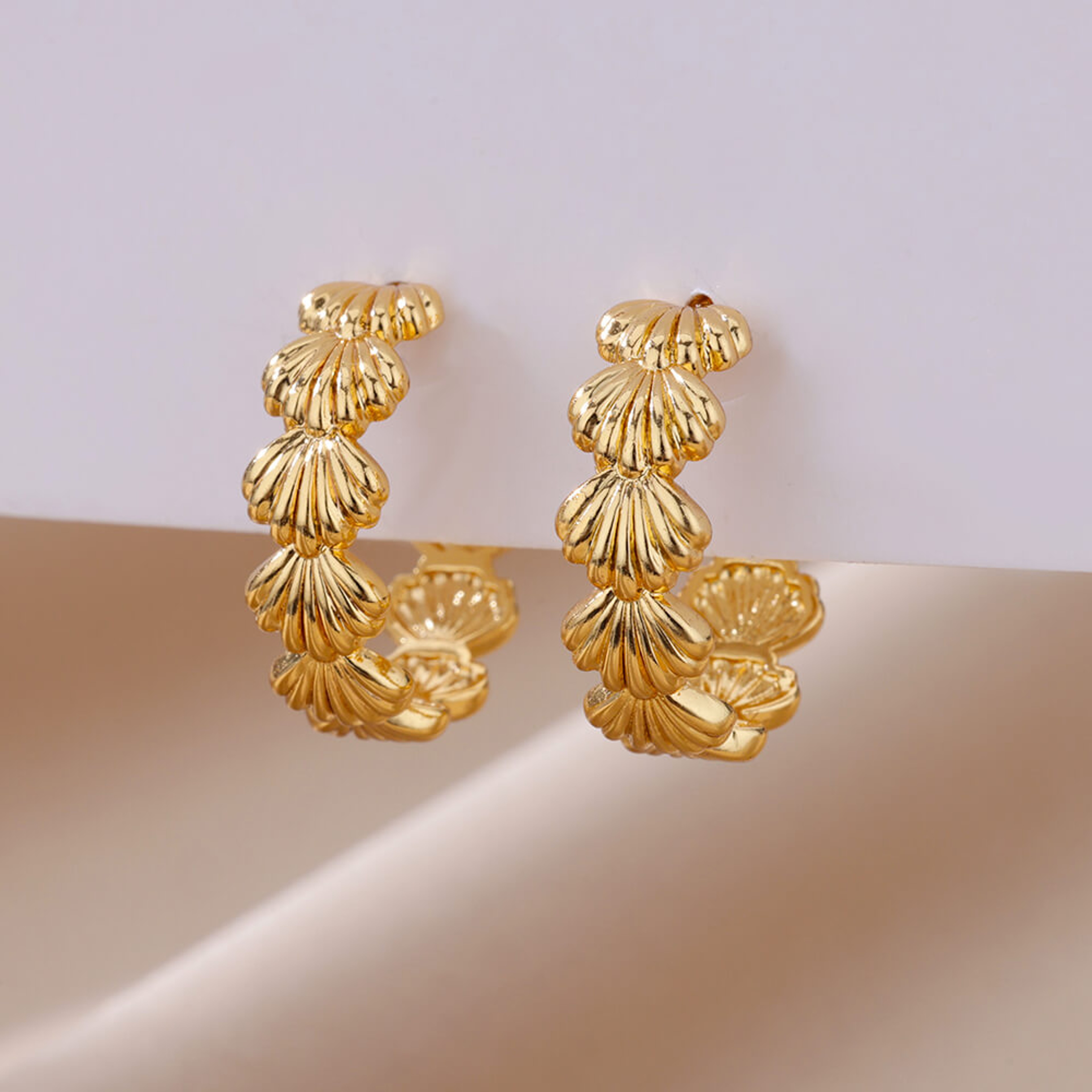 Elegant Earrings Gold Plated Stainless Steel Earrings with Shell C Shape Design – view 3