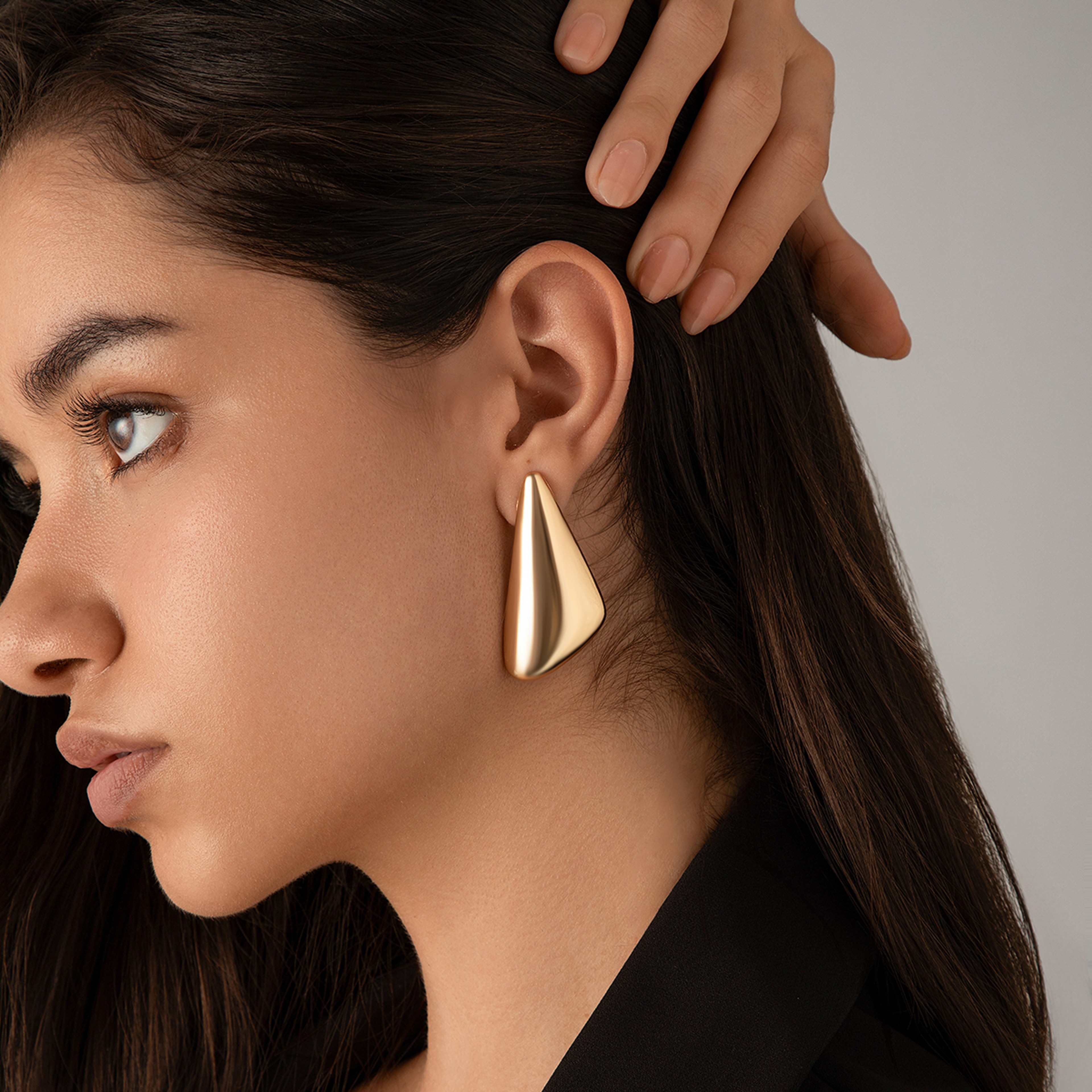 Minimalist Triangle Stud Earrings for Women Geometric Gold Stud Earrings for Everyday Wear – view 1