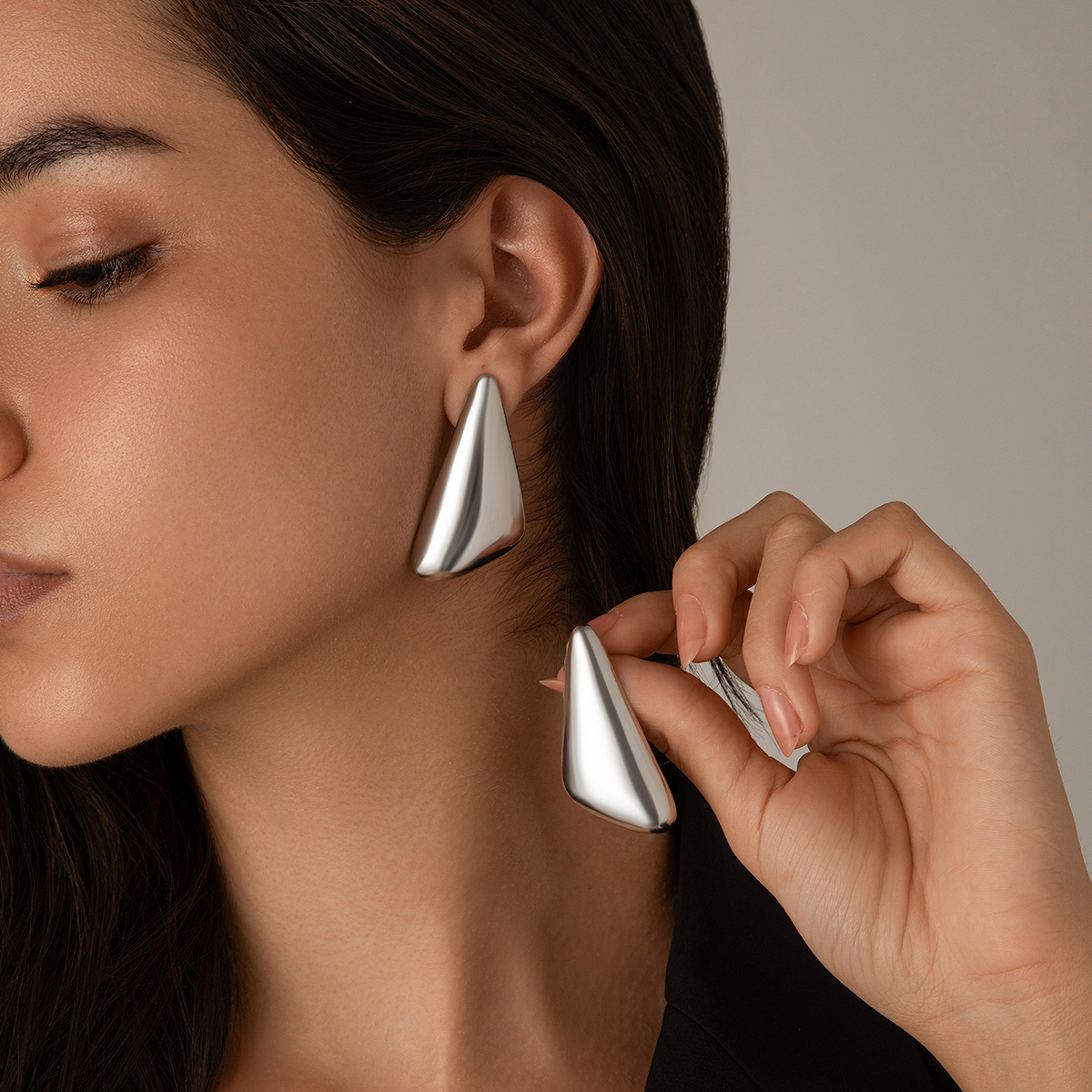 Minimalist Triangle Stud Earrings for Women Geometric Gold Stud Earrings for Everyday Wear – view 8