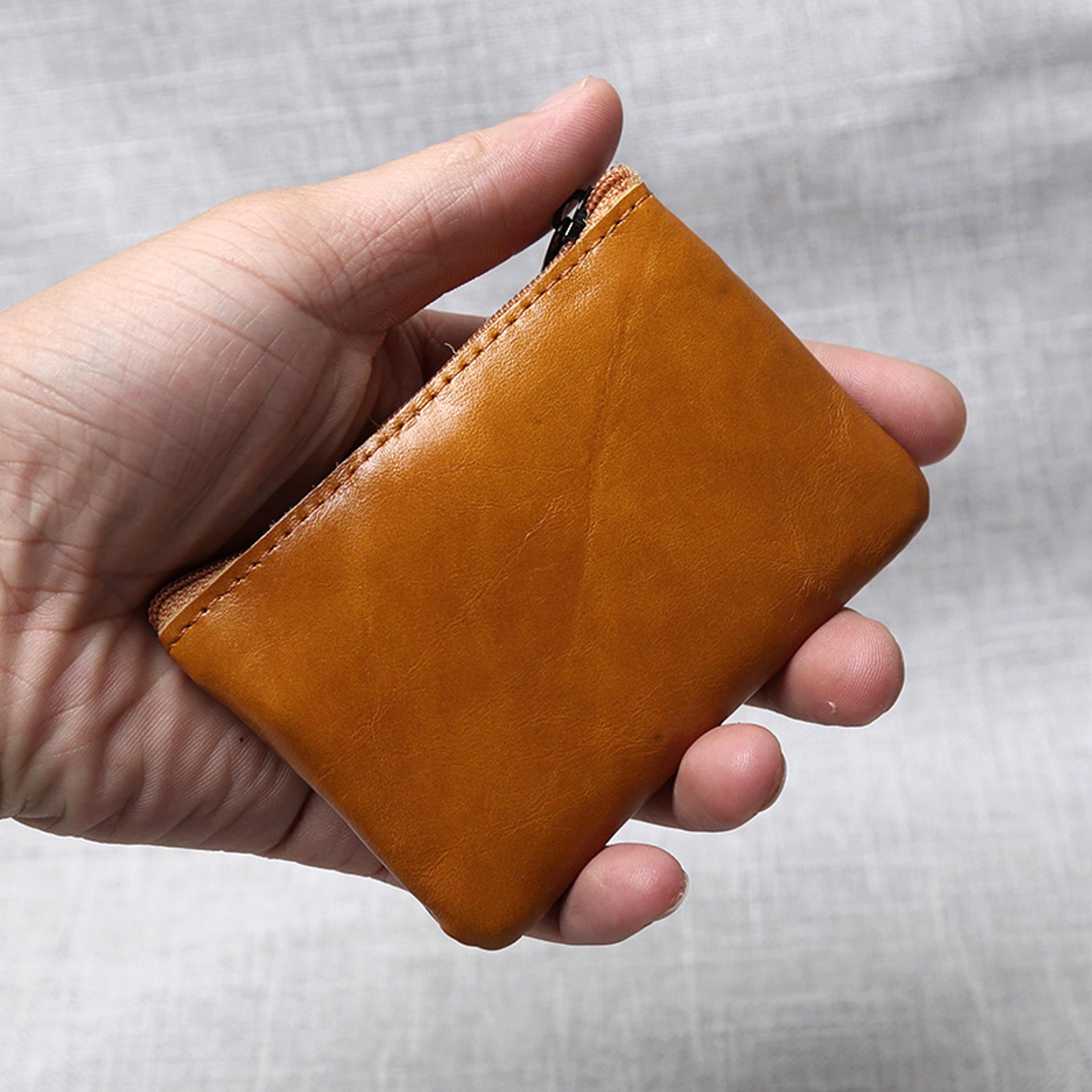 Handmade Leather Mini Coin Purse, Unisex First Layer Cowhide Zipper Wallet, Portable Retro Small Key Holder Pouch – view 10