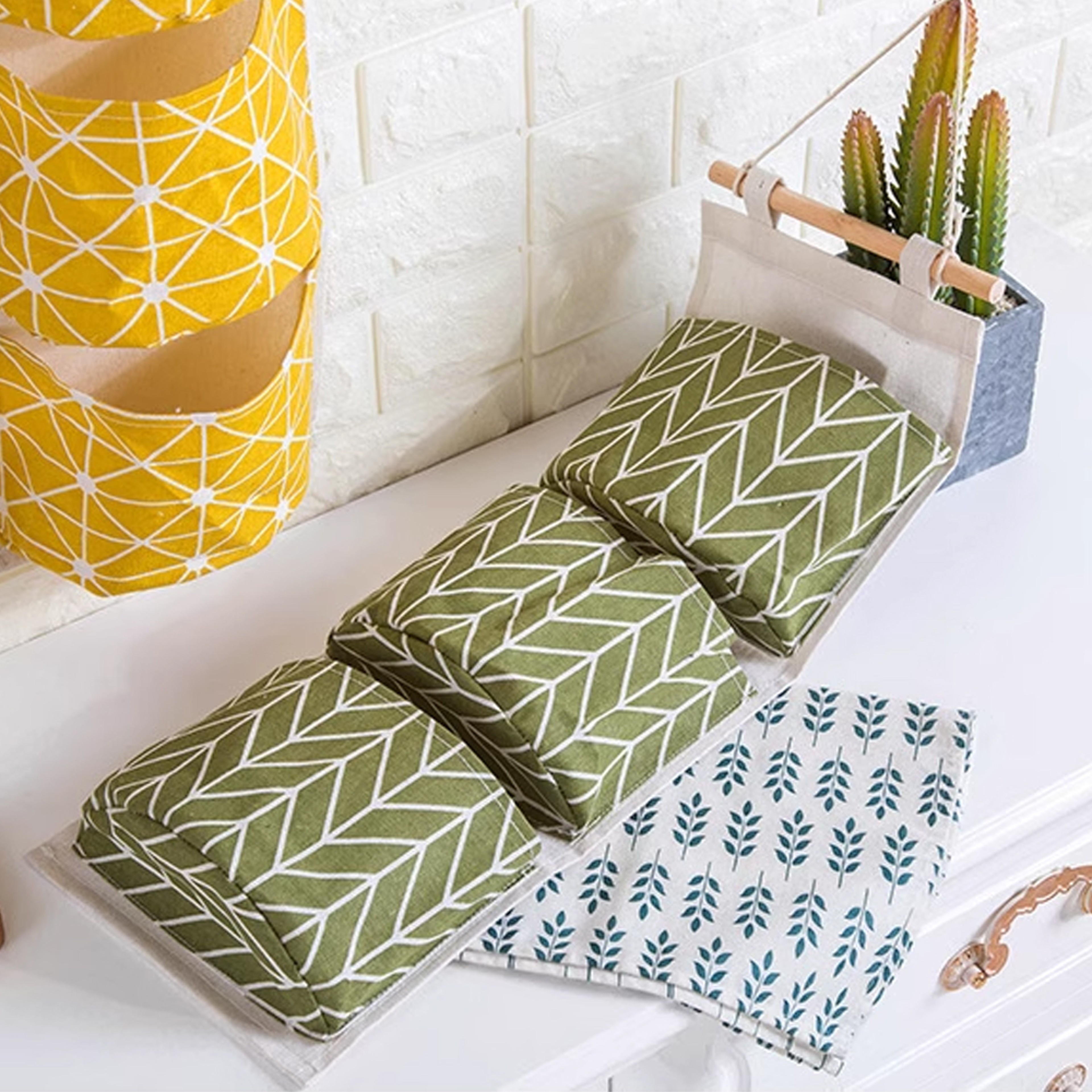 Hanging Organizer Space Saving Over Door and Wall Storage Bag – view 3