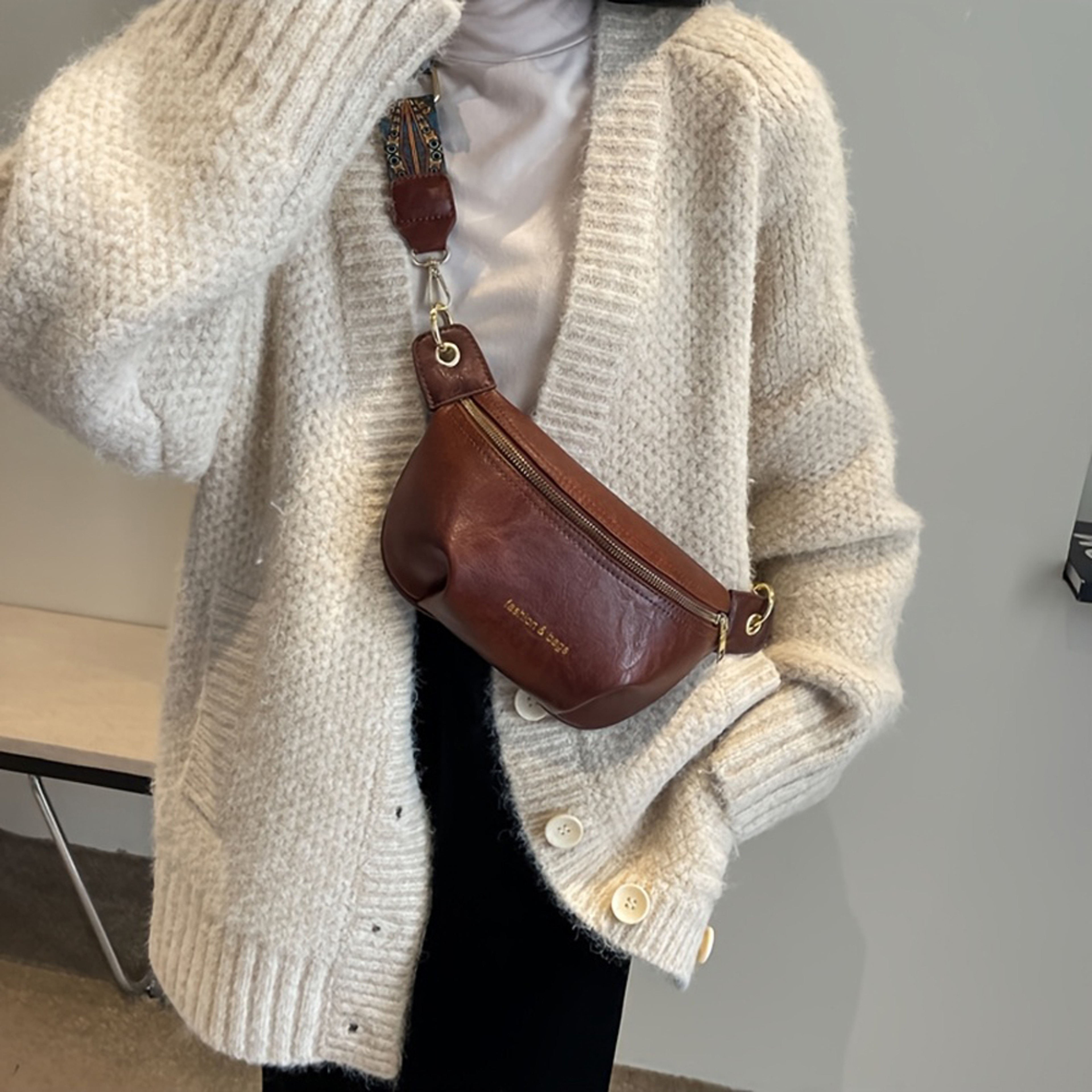 Fashionable Womens Crossbody Bag Casual Chest Waist  Shoulder Bag For Everyday Use 1