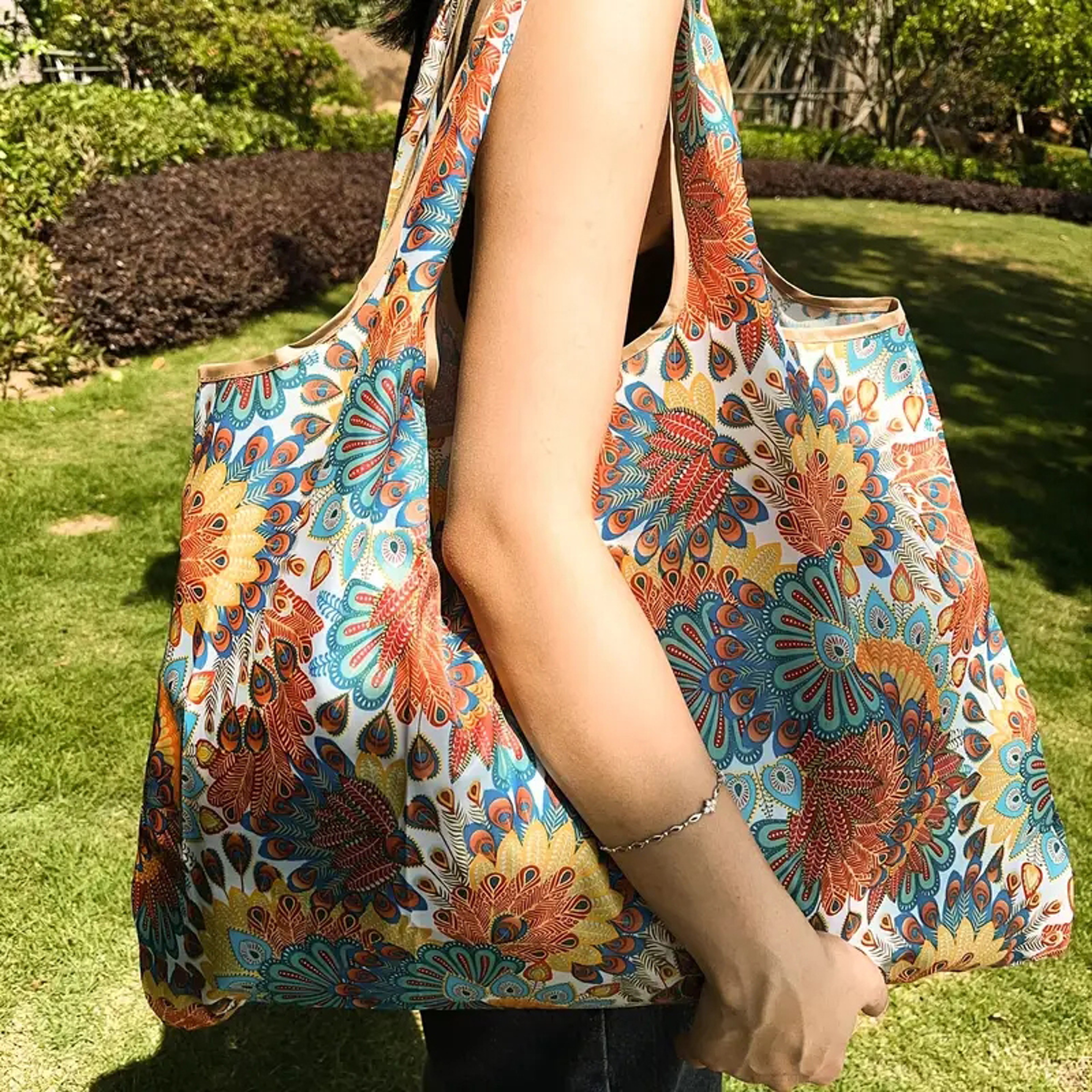 Large Capacity Foldable Eco Friendly Waterproof Shopping Grocery Bag Portable Shoulder Storage Bag  3