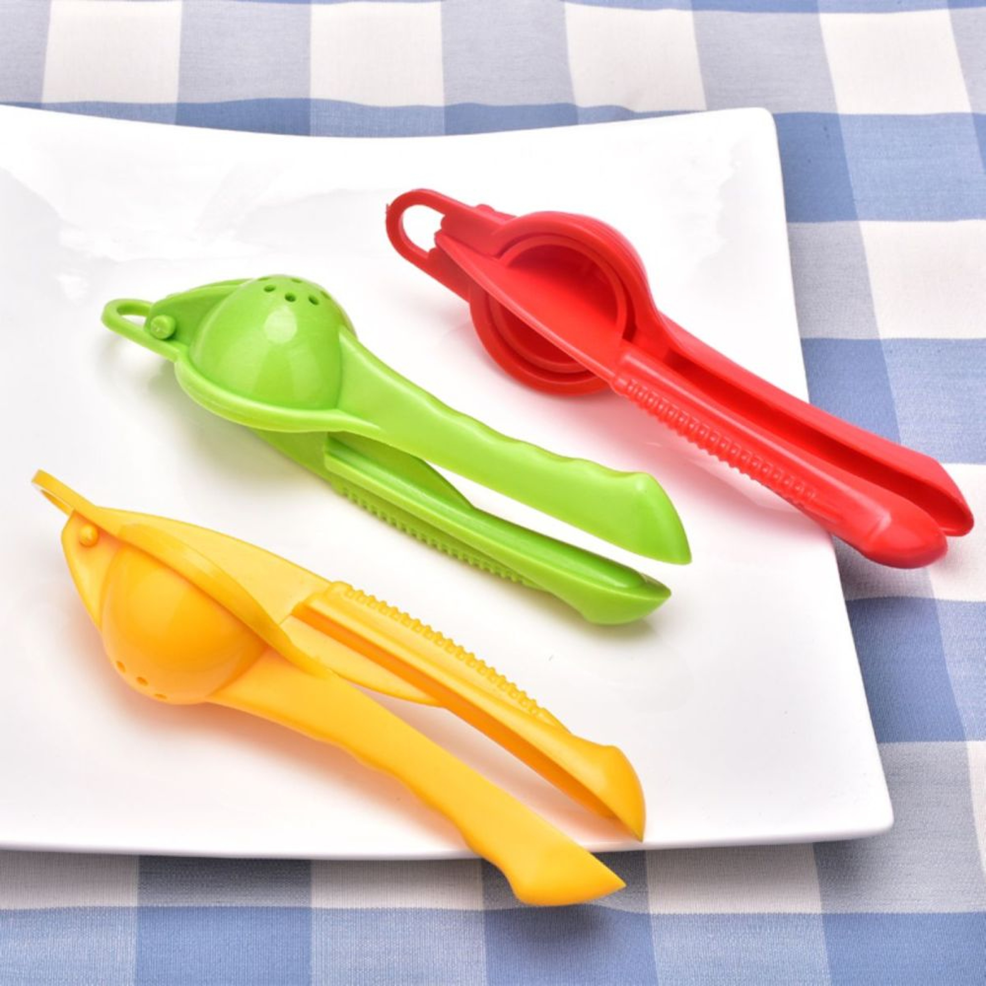 Effortless Manual Citrus Press Juicer And Plastic Lemon Lime Squeezer For Fresh Fruit Juice 2