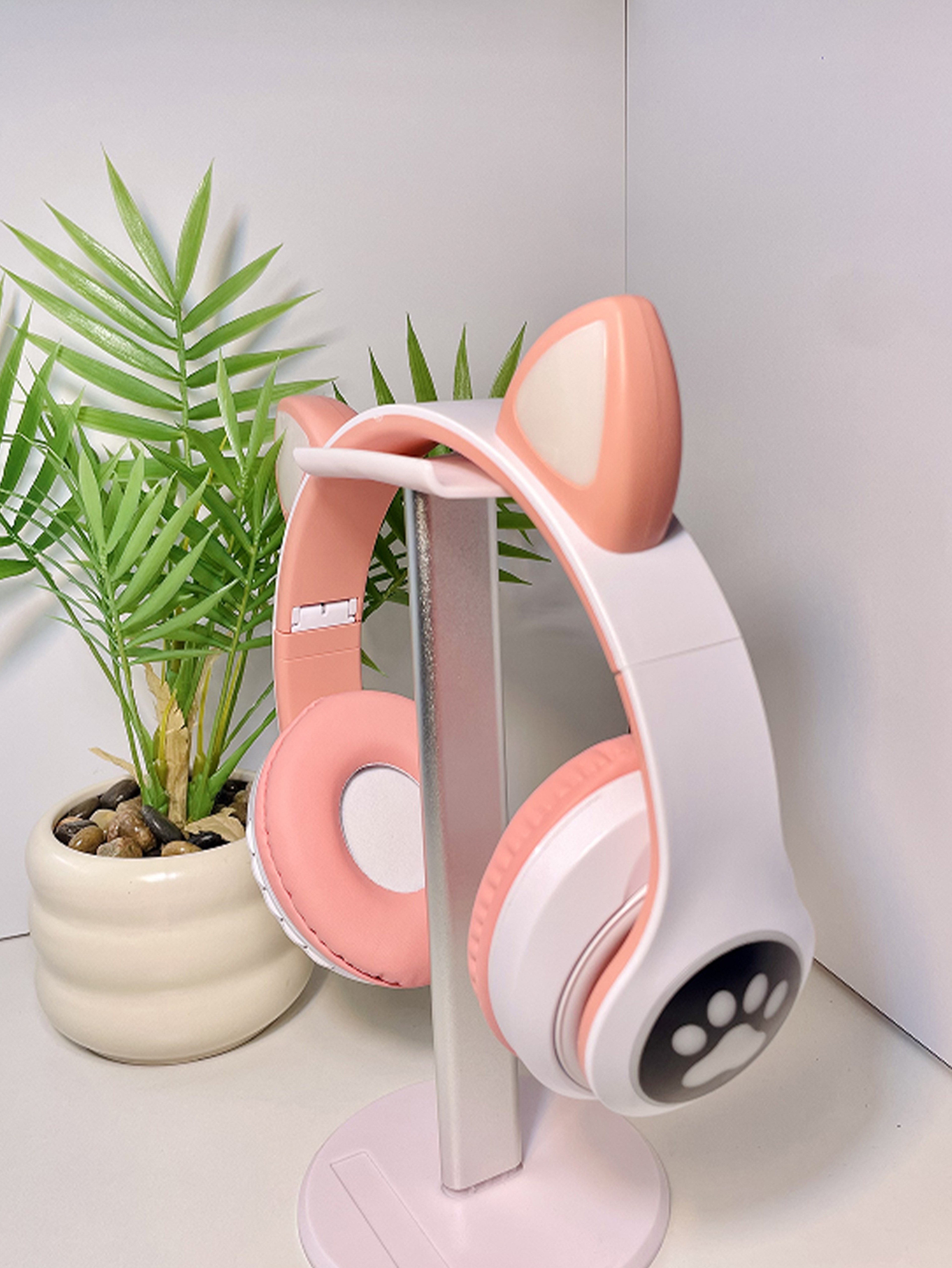 Cute Cat Ear Wireless Gaming Headset With Low Latency RGB Lights 1