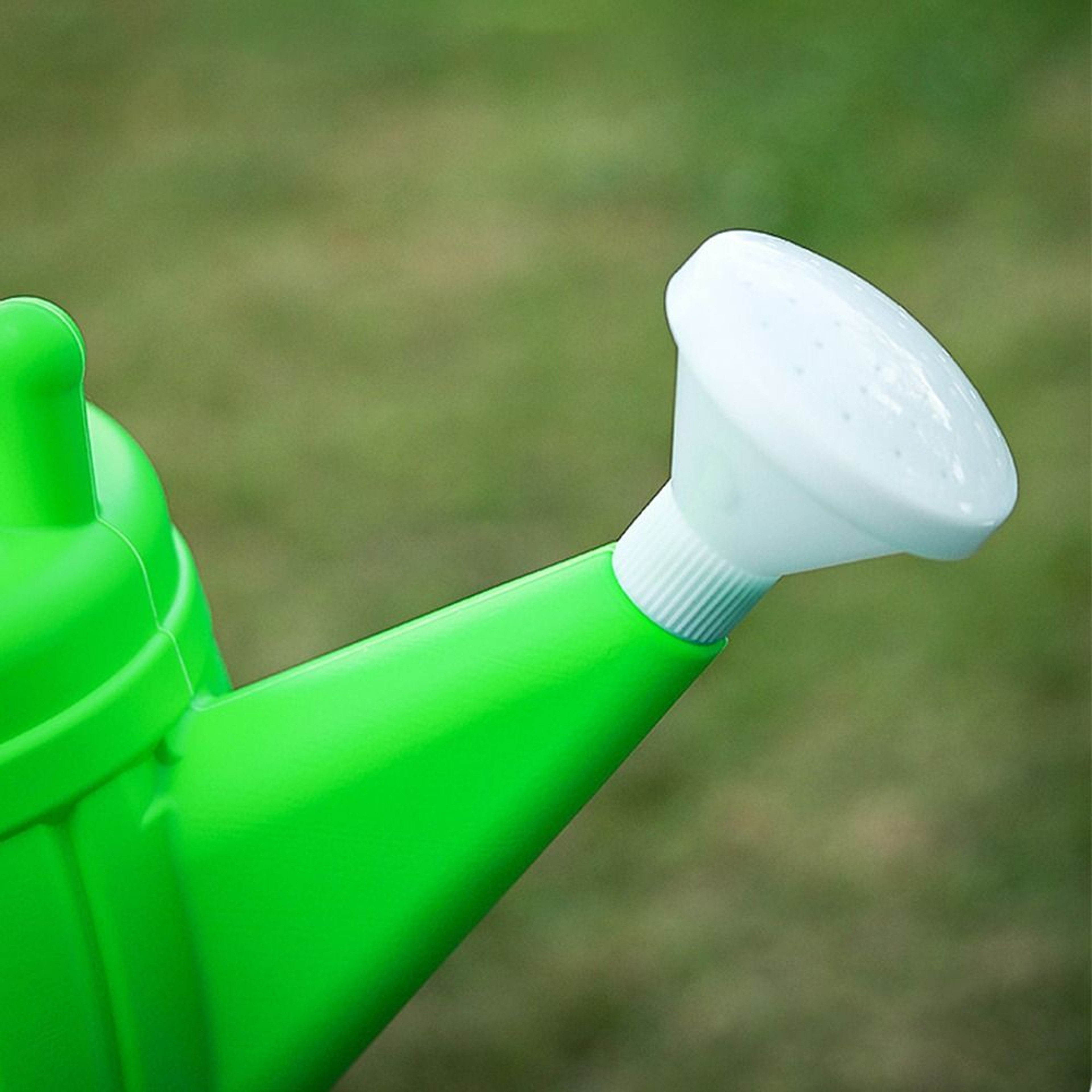 Large Capacity Watering Can For Plants 3