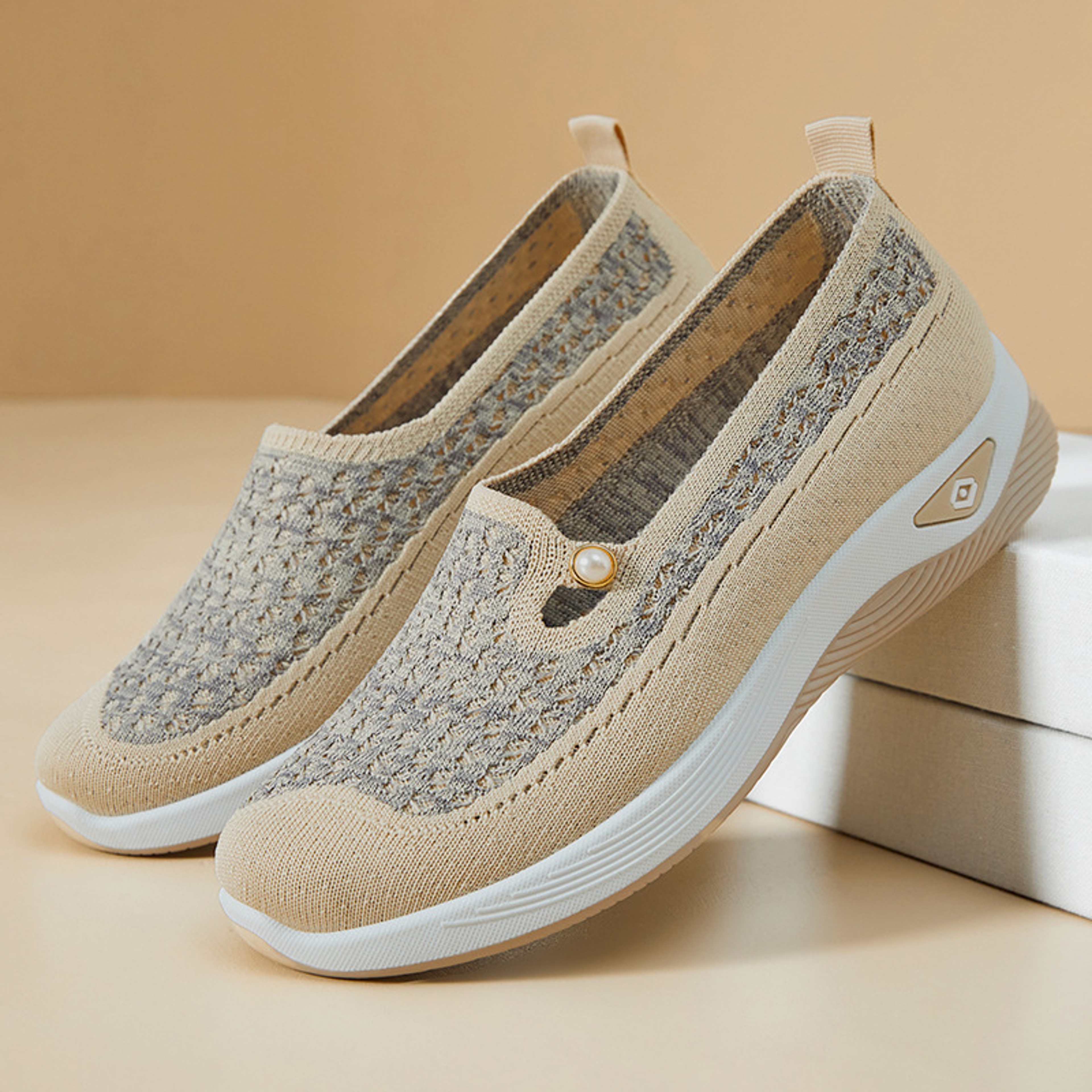 Lightweight Casual Shoes for Women, Spring Autumn Breathable Mother Shoes, Soft Sole Walking Shoes, Comfortable Single – view 2