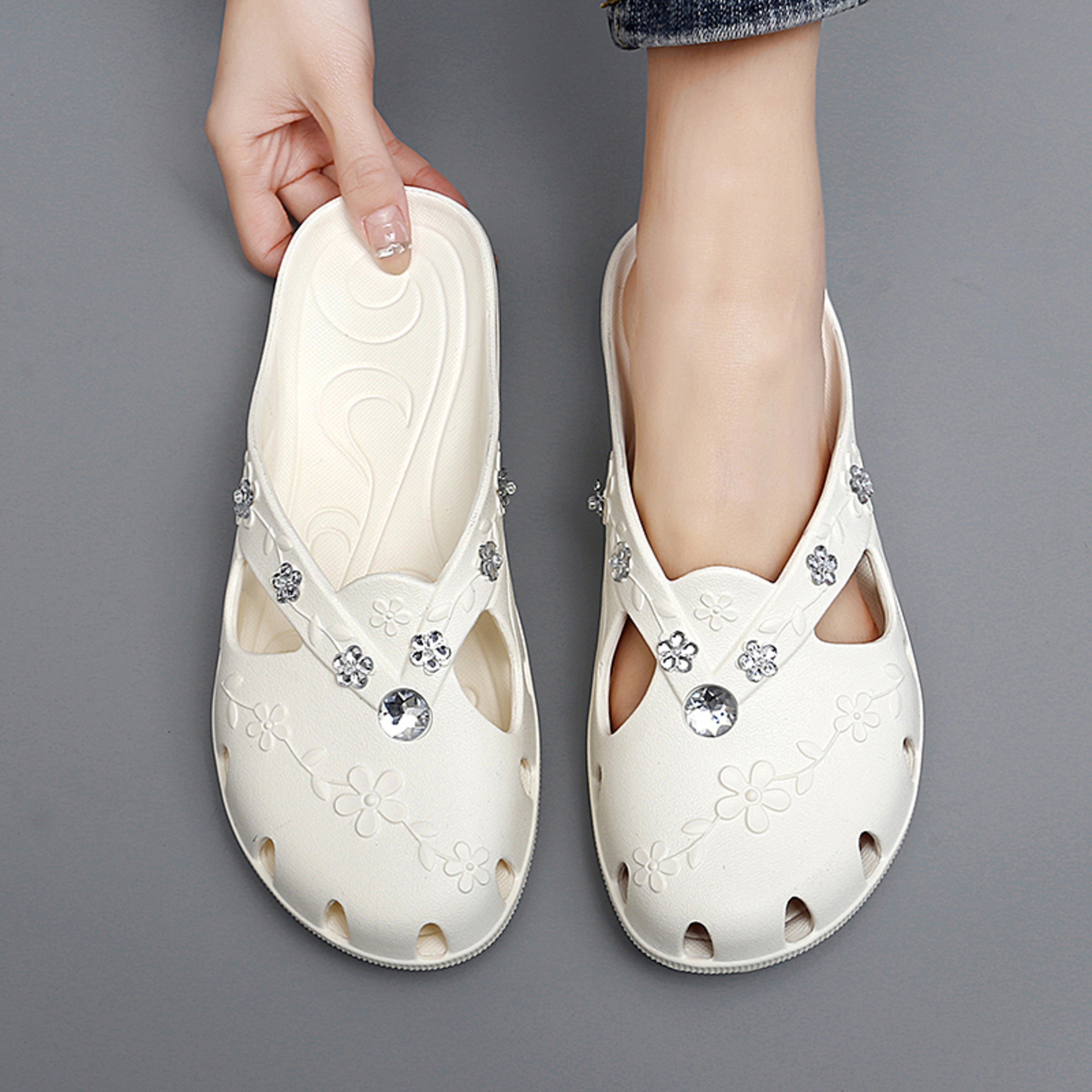 Women Jelly Slippers Fashion Breathable Outdoor Platform Slippers Baotou Roma Hole Shoes For Indoor 4