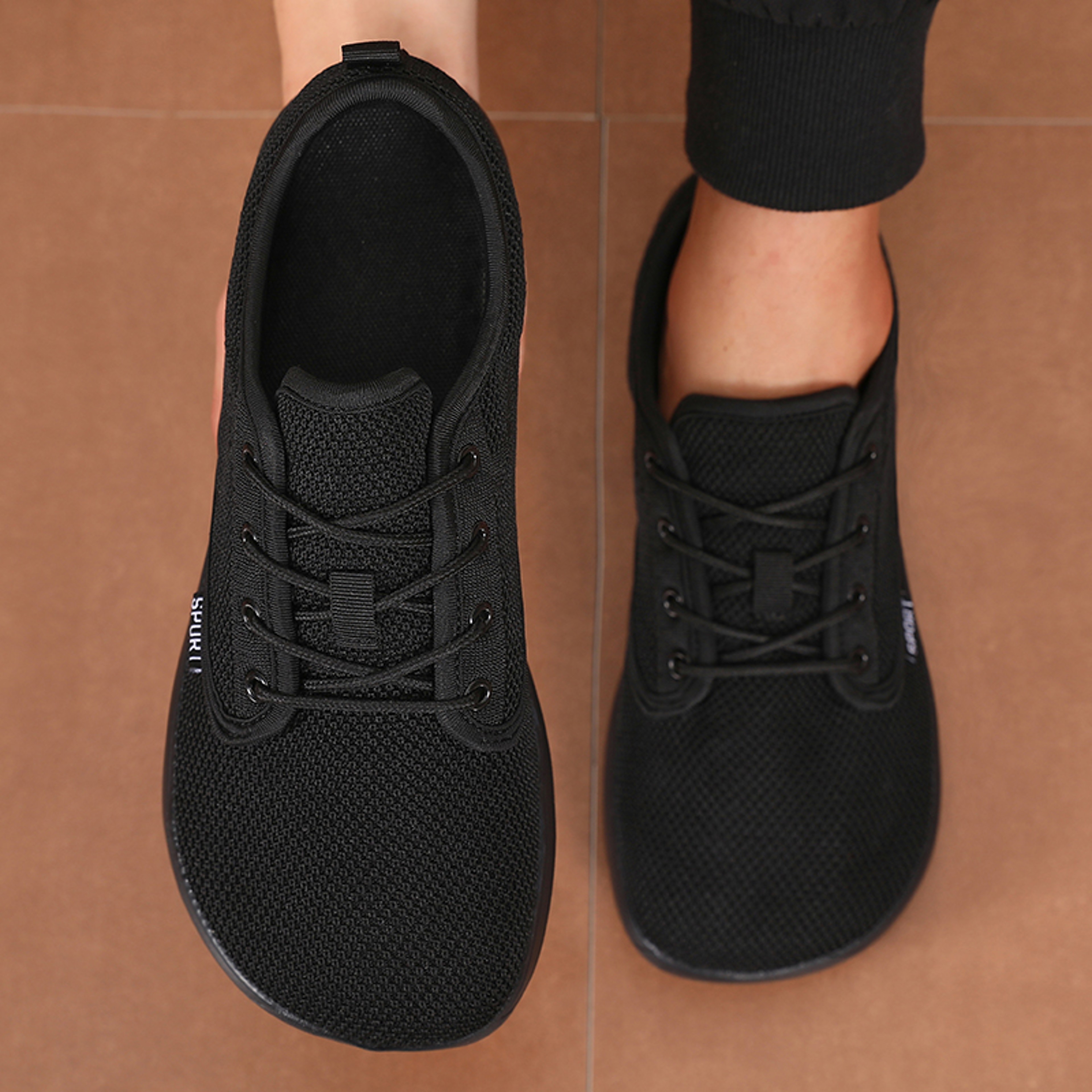 Universal Mesh Breathable Sports Shoes For Men And Women Simple Wide Footed Lightweight Casual Flat 3