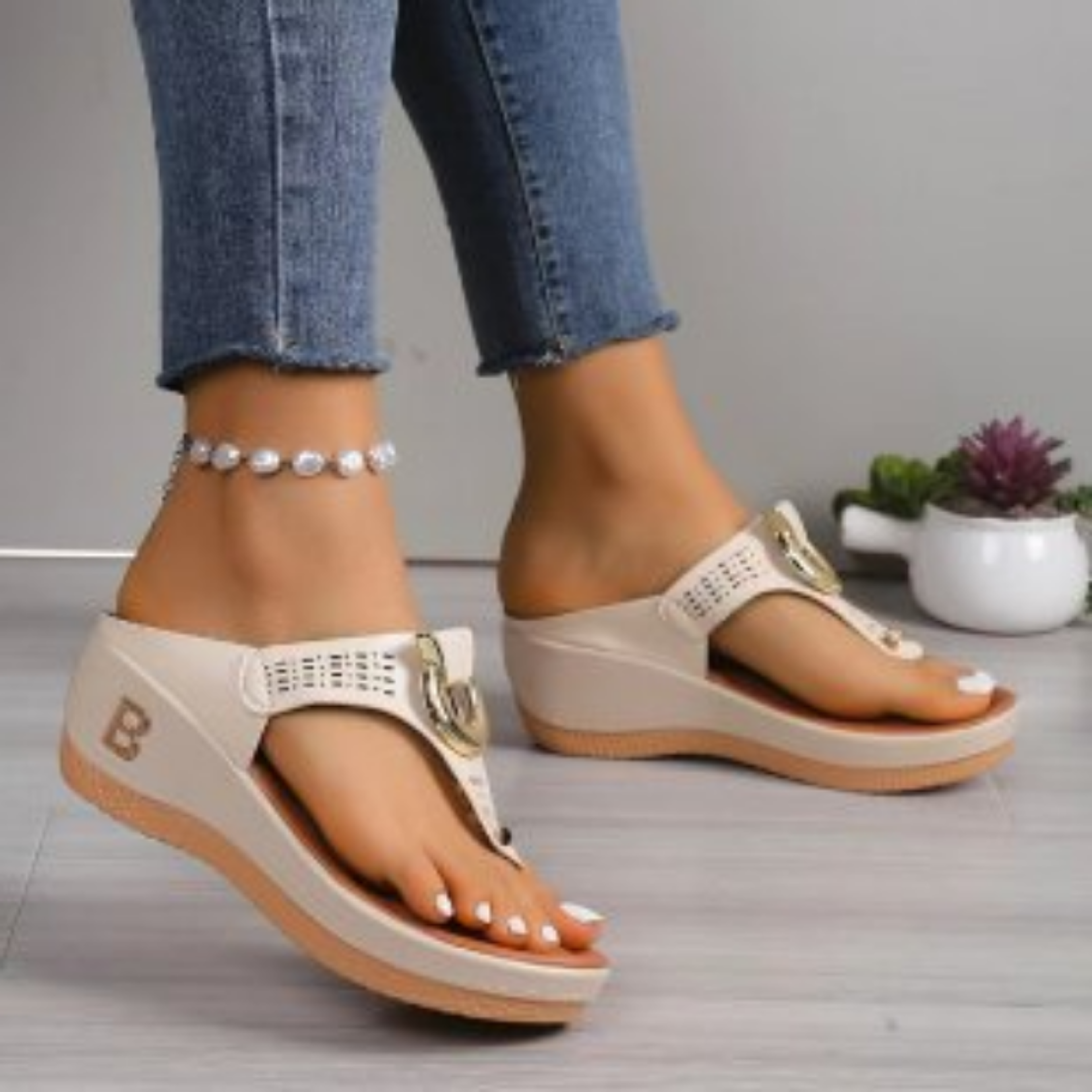 Lightweight Simple Womens Summer Sandals with Hook & Loop, Outdoor Hollow-out Beach Casual Shoes Non Slip Flat Sea Sand – view 4