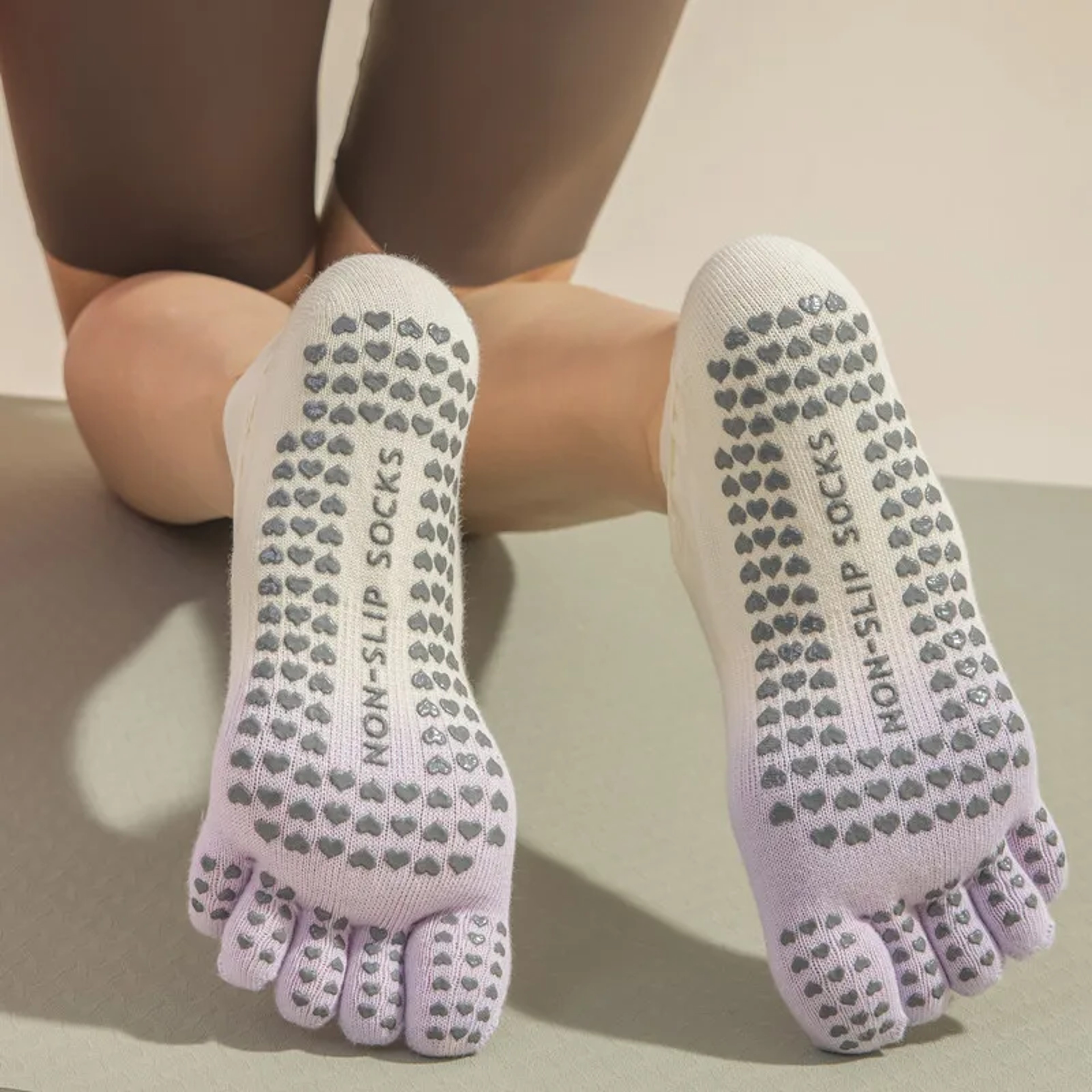 Professional Non-Slip Gradient Yoga Socks with Silicone Grip, Breathable Backless Five-Toe Pilates Socks for Indoor Fit – view 3