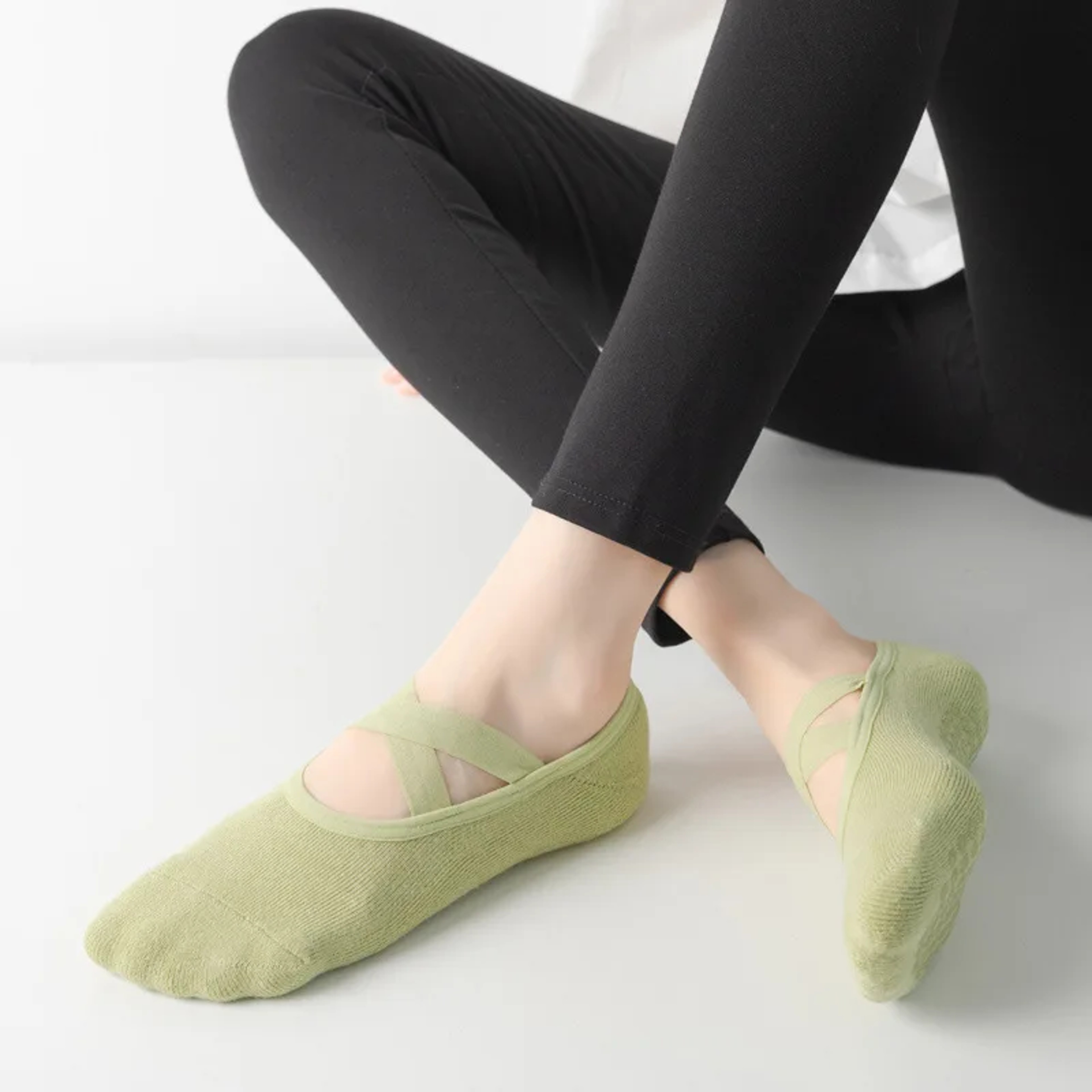 Professional Non-Slip Pilates Socks, Large Size Backless Breathable Yoga Socks for Women – view 5