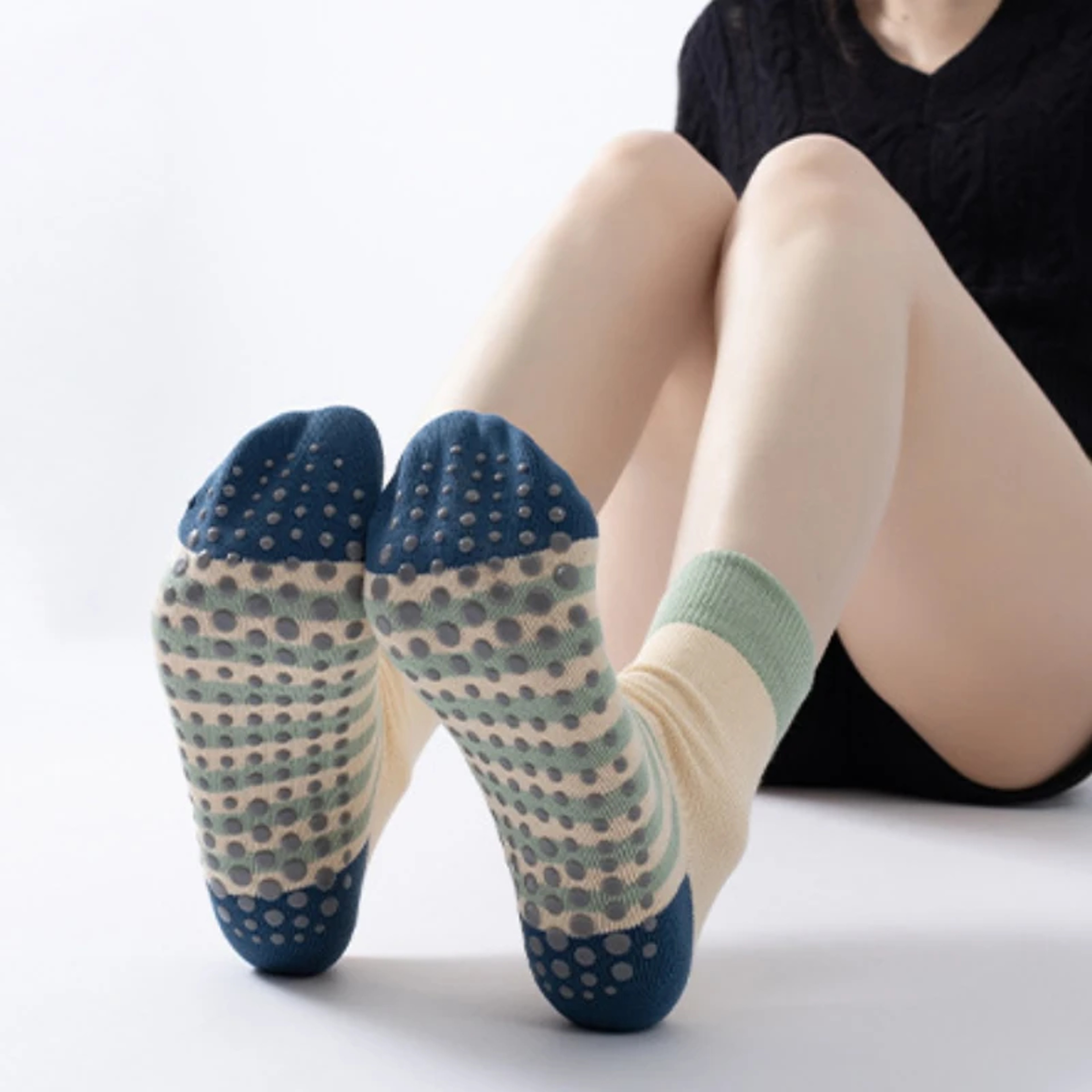 Breathable Striped Cotton Yoga Socks Women AntiSlip Pilates Dance And Sports Socks For Professional 2
