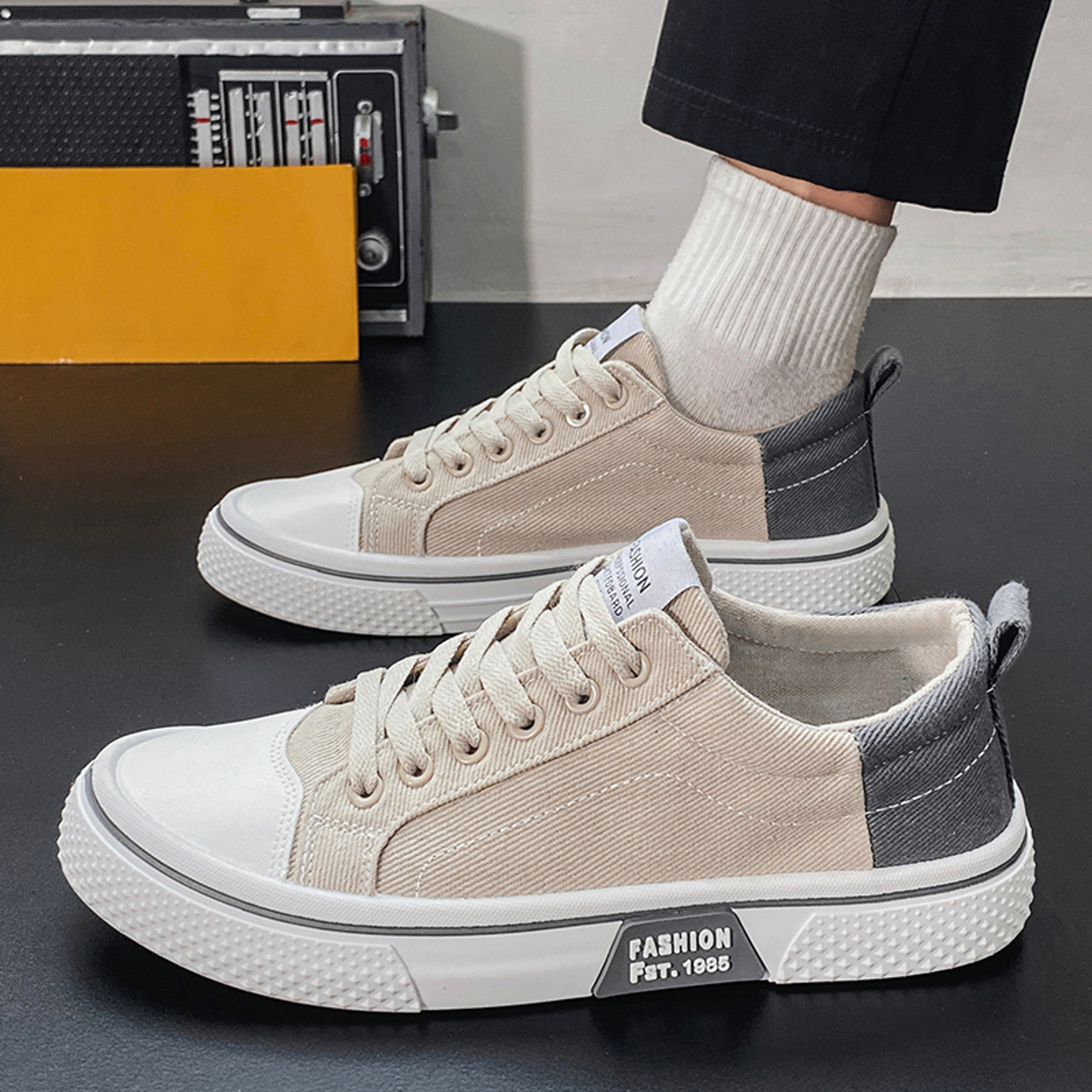Fashionable Mens Canvas Shoes Light Breathable Casual Sports Board Shoes NonSlip Soft Sole For Four 0