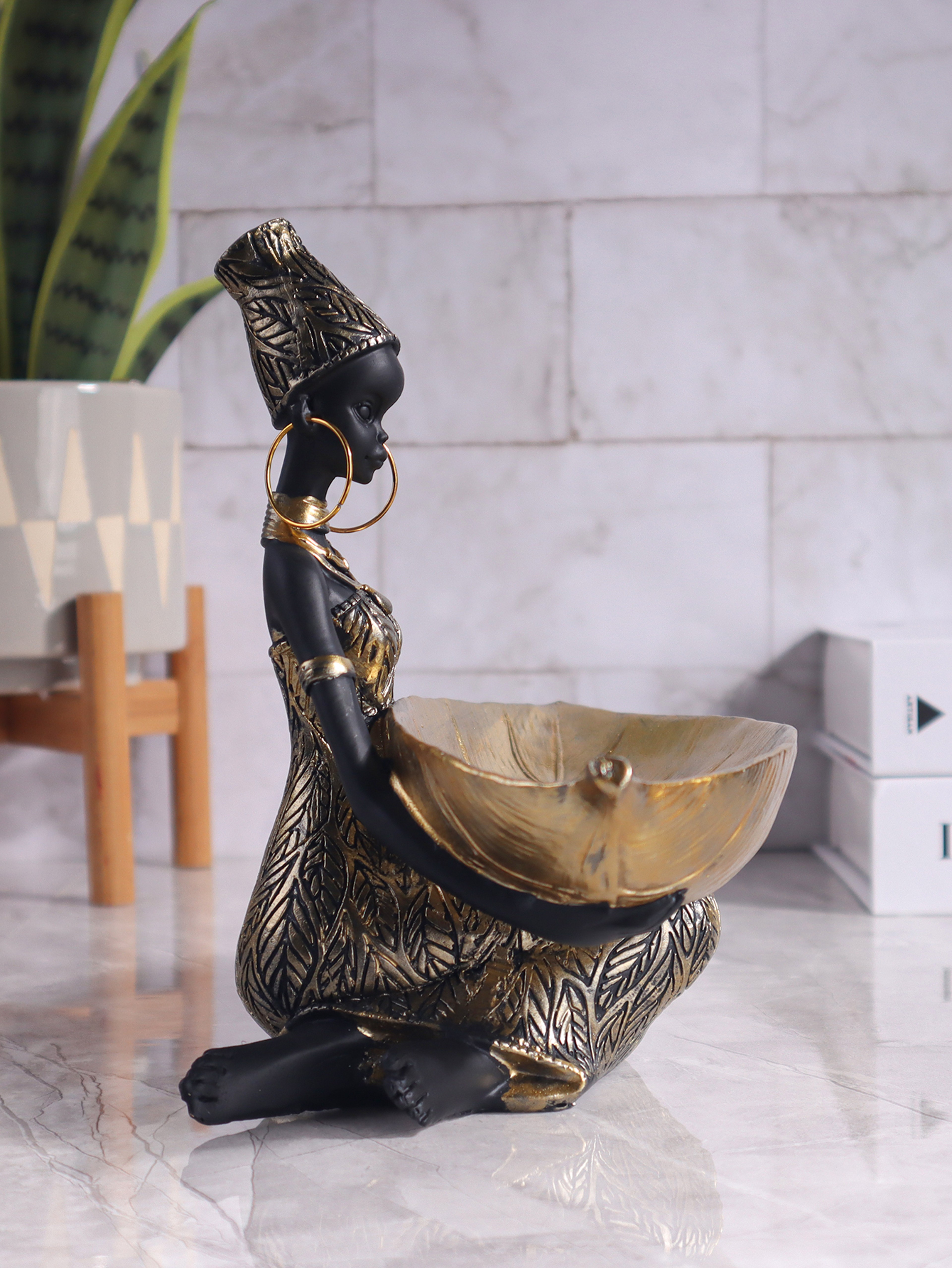 African Girl Sculpture Vintage Collectible Home And Office Decorative Craft Desk Decor Holding A Pl 2