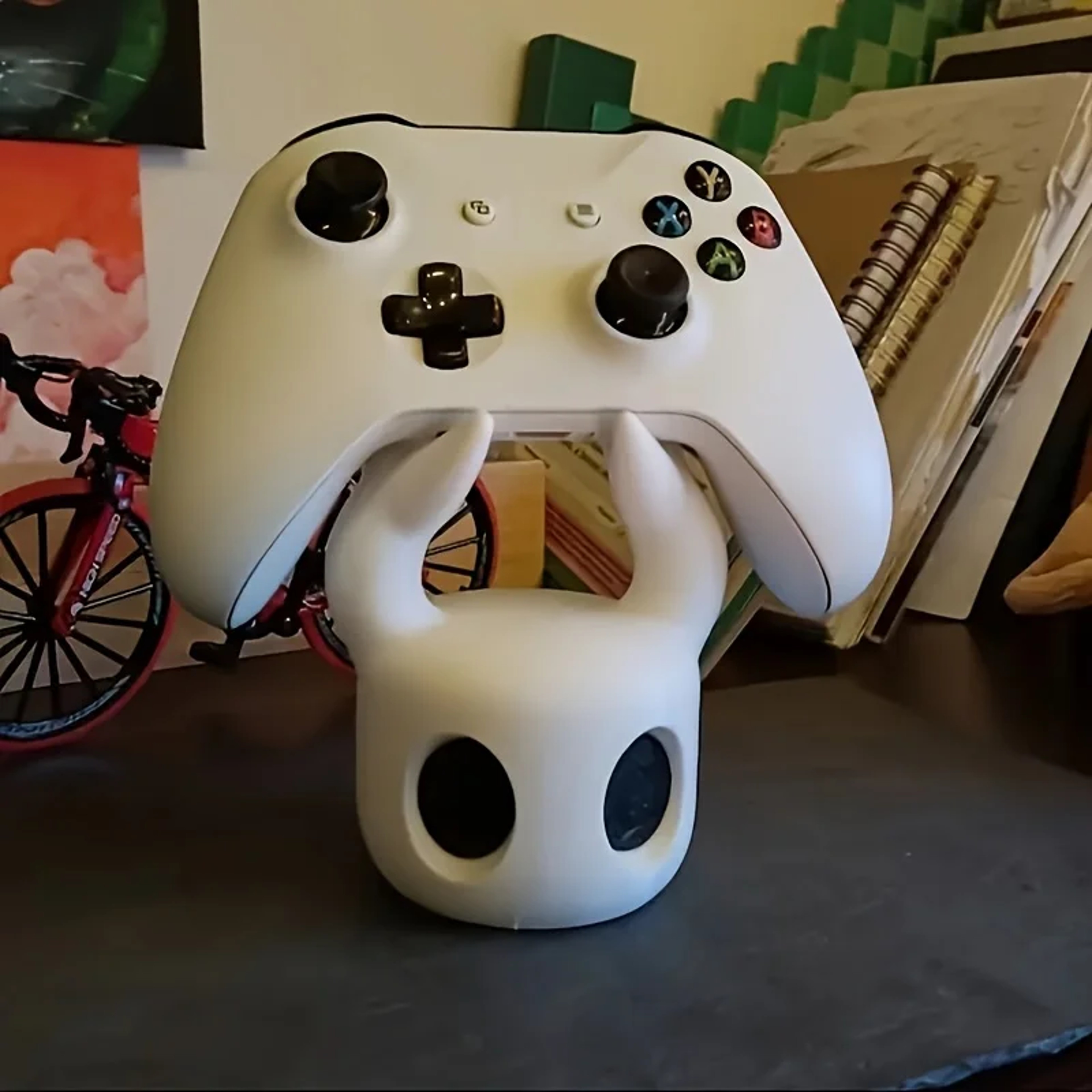 Universal Game Controller Stand Compatible With Switch Hollow Knight Theme Desktop Gaming Accessori 4