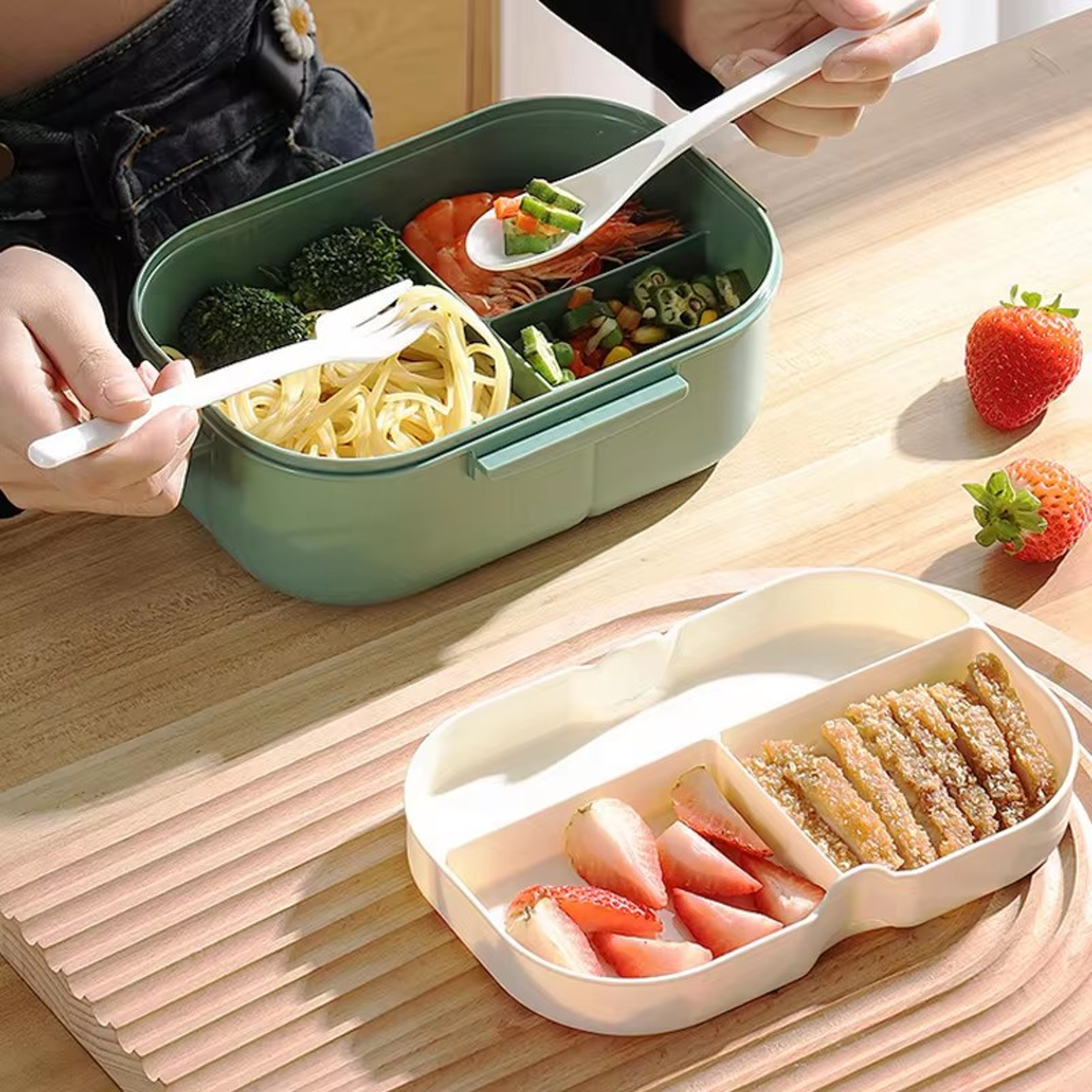 Portable Singlelayer Doublelayer Fruit Food Box Lunch Box With Fork Spoon Spoon Preservation Box 1