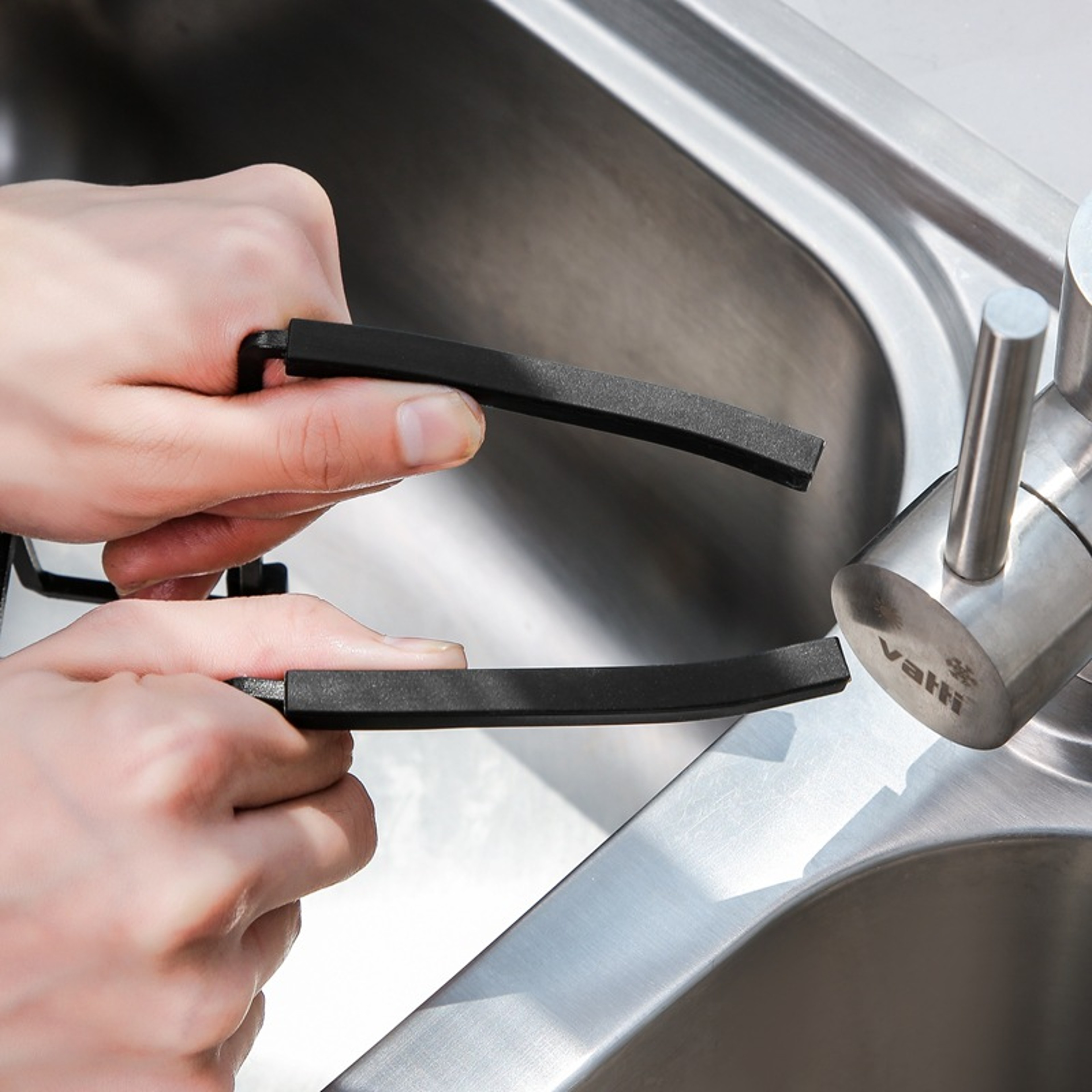 Kitchen Sink Drying Holder Metal Sink Rack Wall Sucker Soap Storage Dish Cloth Shelf Organizer 1