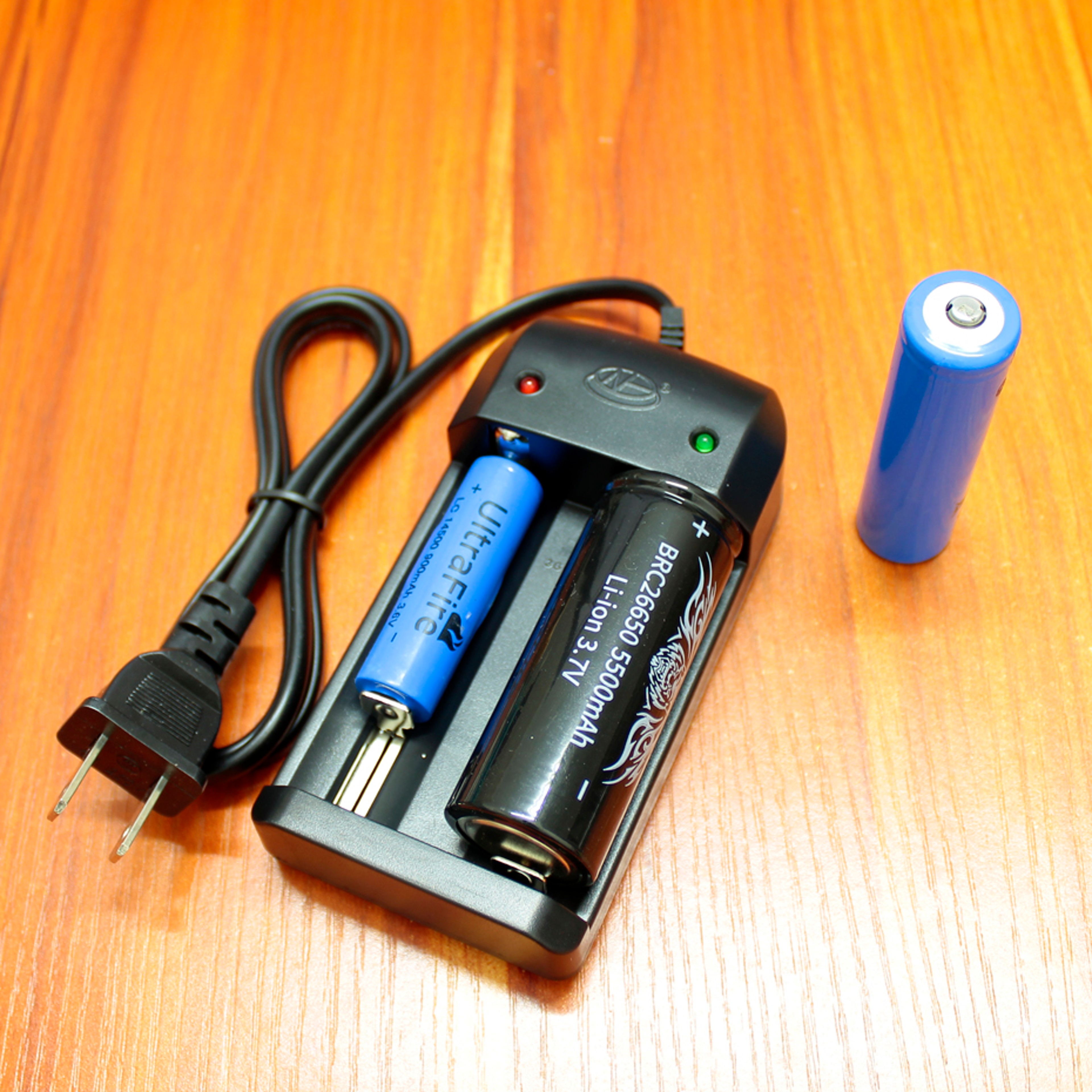 Lithium Battery Universal Charger, Dual Charging for Flashlight Batteries, – view 2