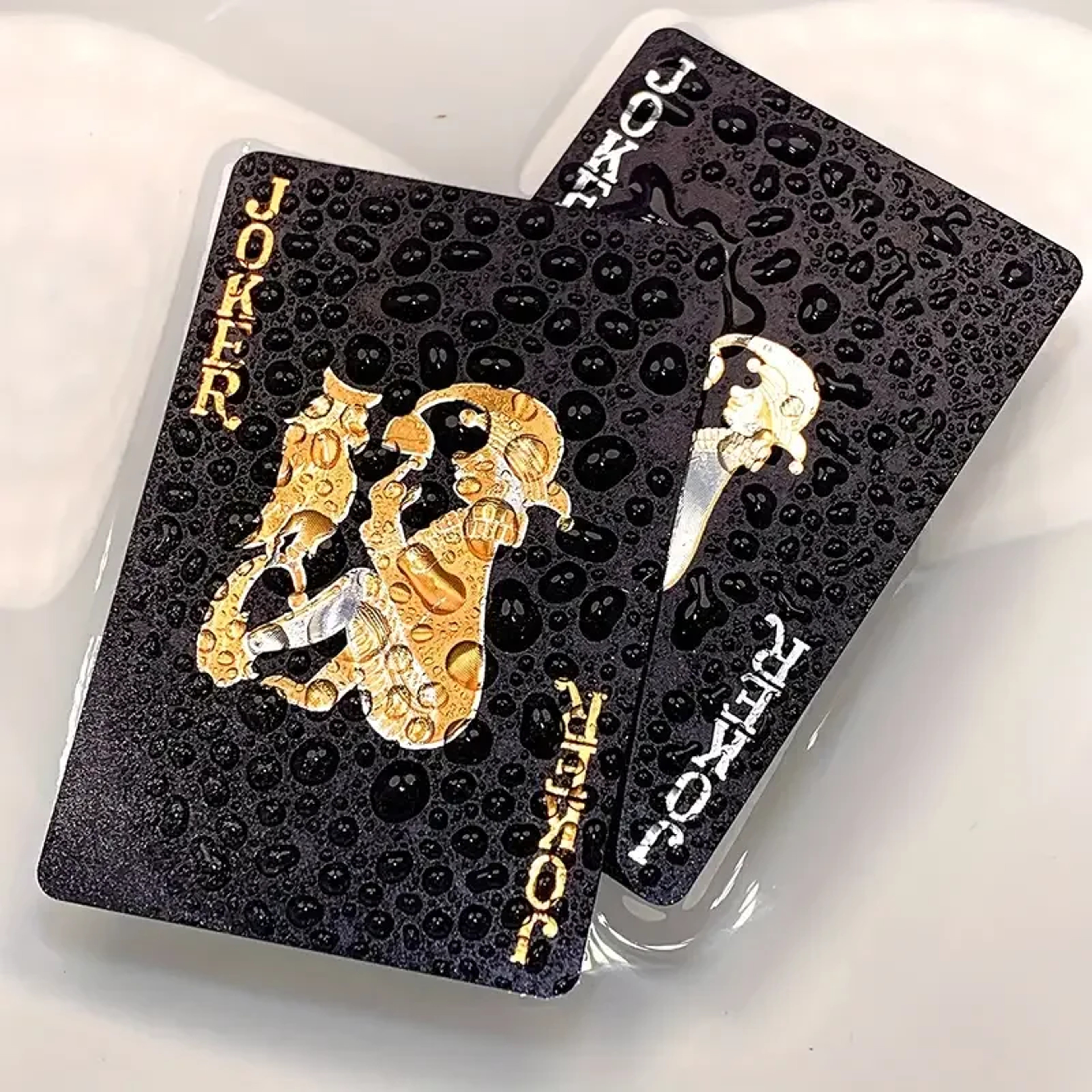 Black Gold Playing Card Game, Waterproof Poker Suit, Magic Board Game Collection for Entertainment – view 6