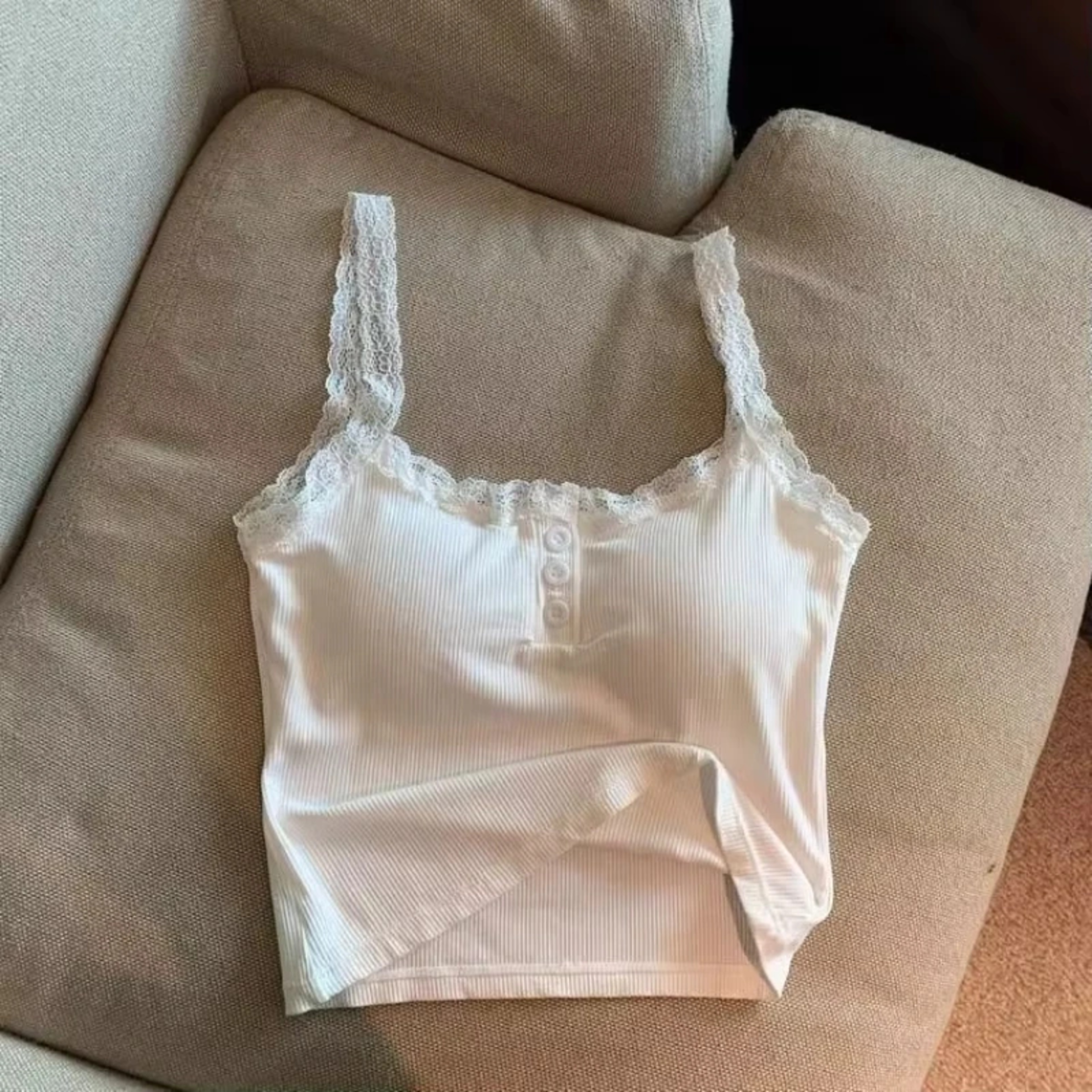 Sexy White Knit Camisole Lace Tank Top, Women's Sleeveless Crop Top, Slim Undershirt with Chest Pad, Cute Summer Ves – view 10