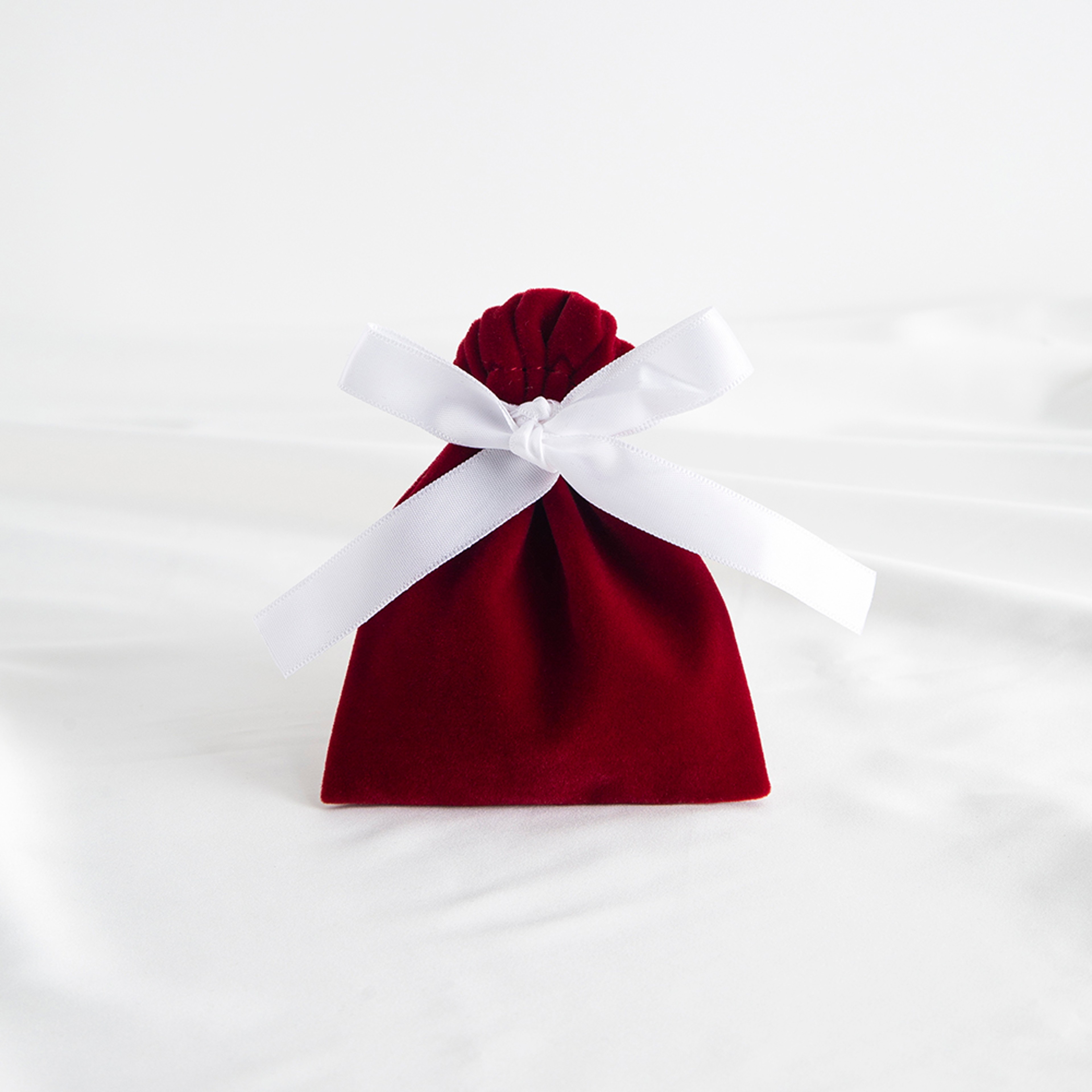 Beige Velvet Bag Jewelry Pouch, Suede Wedding Favors, Gift Packaging for Earrings, Bracelets, Candy – view 16