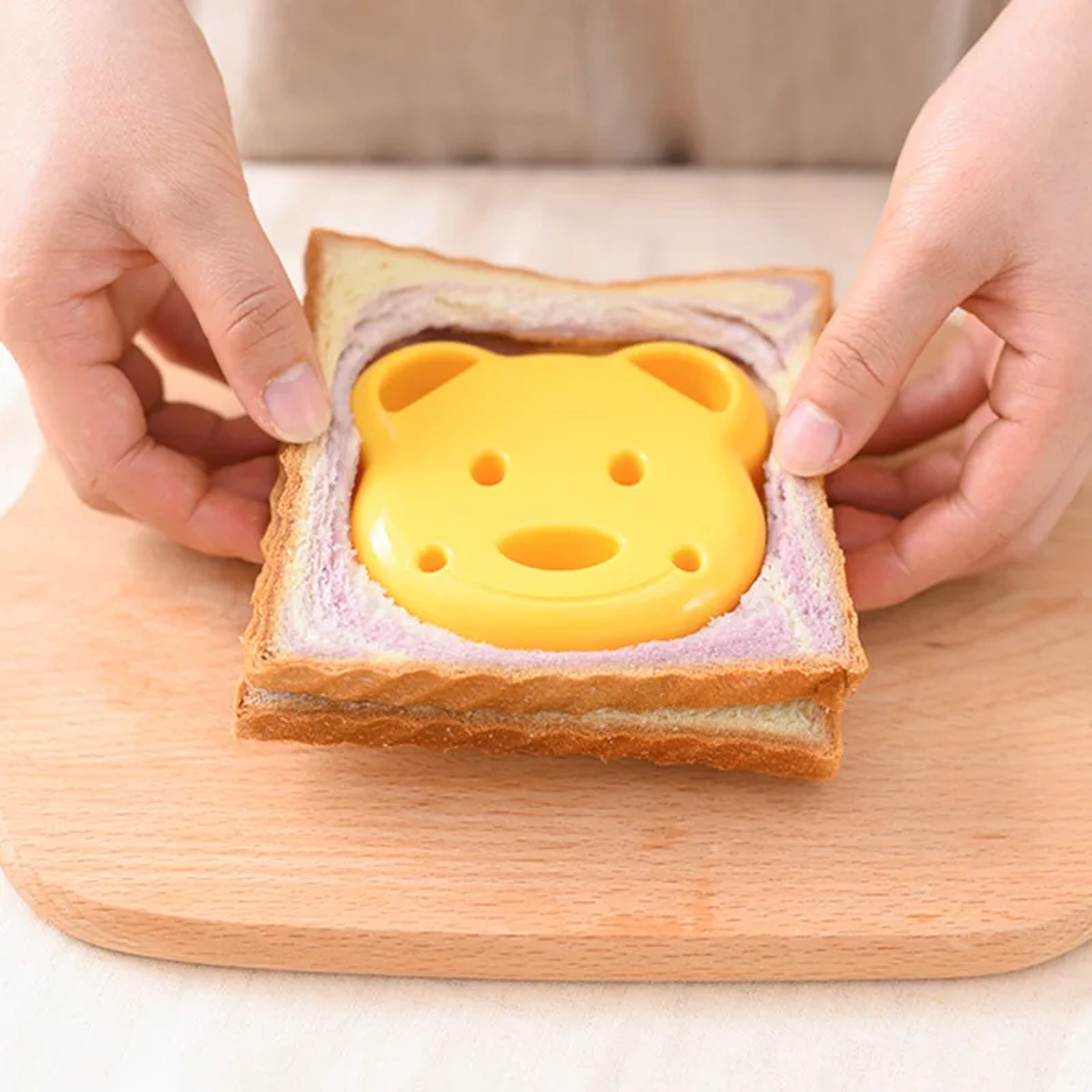 Cute Bear Sandwich Mold, Toast Bread Making Cutter, Cute Baking Pastry Tools for Kids, Food Mould, Kitchen Accessories – view 2