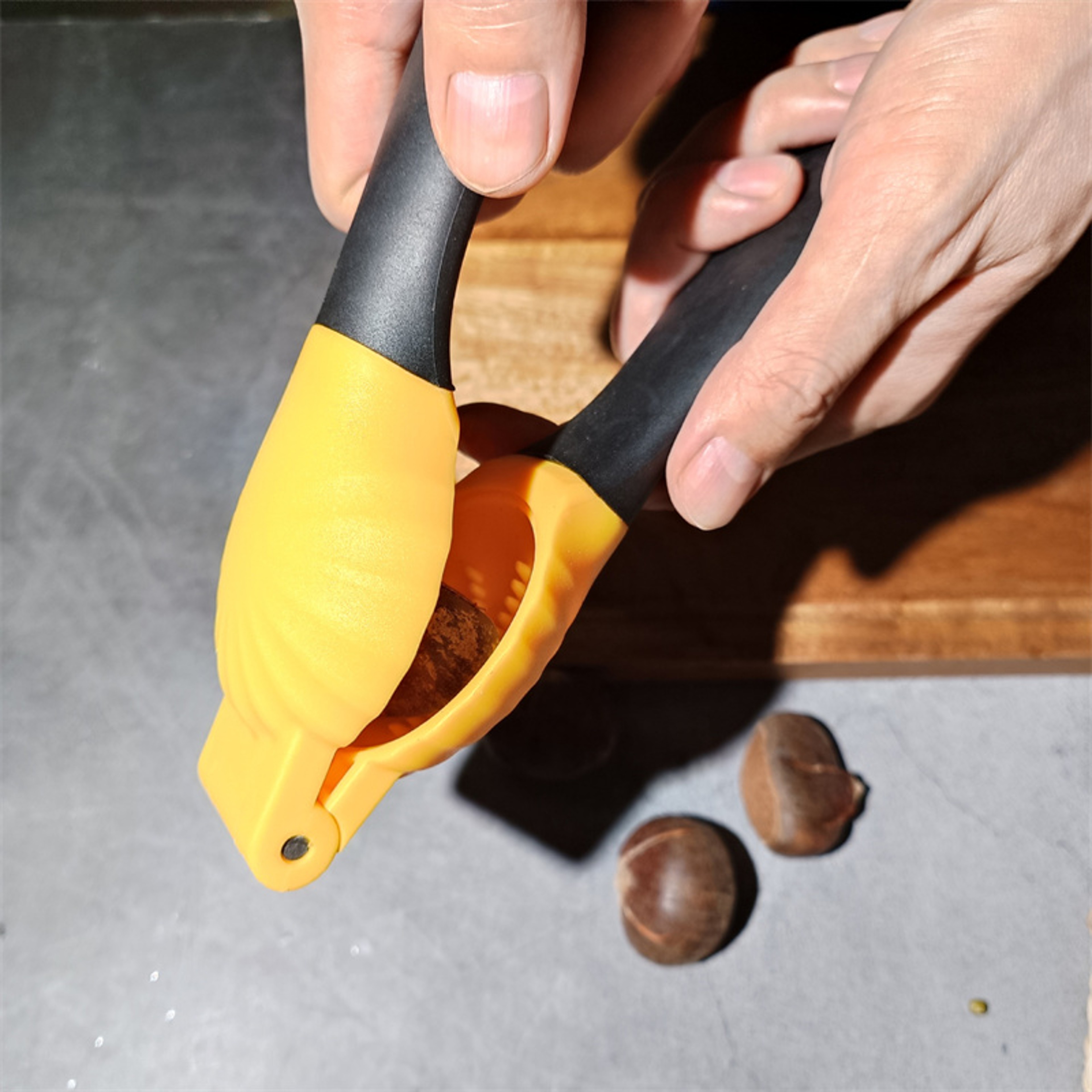 Multi-Purpose Nut Cracker Tool, Chestnut Clamp Ergonomic Chestnut Opener, Plastic Handles Nut Cracker Sheller Cutter – view 4