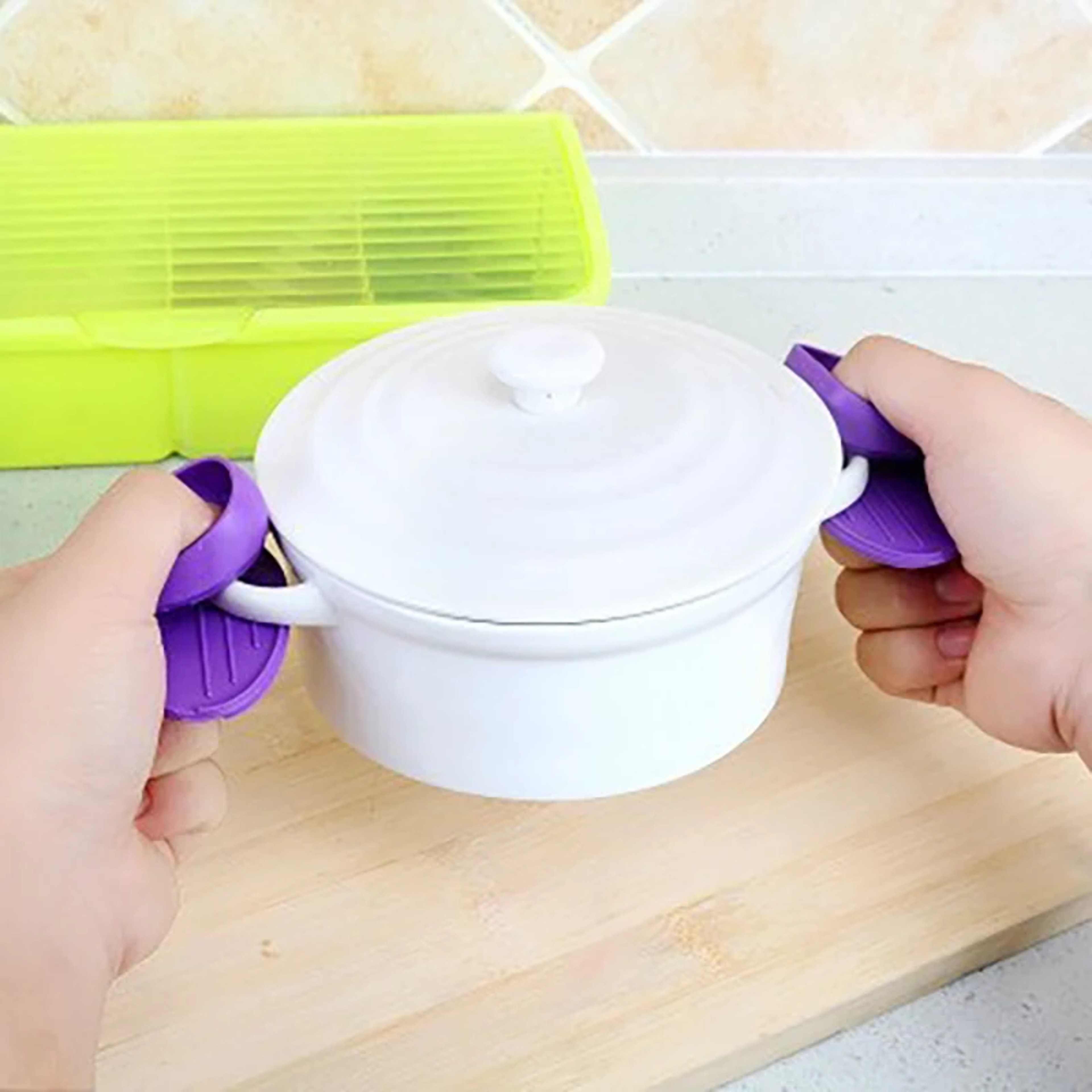 Silicone Insulated Finger Covers for Oven and Microwave, High Temperature Resistant Thickened Insulated Gloves Mat Gift – view 1