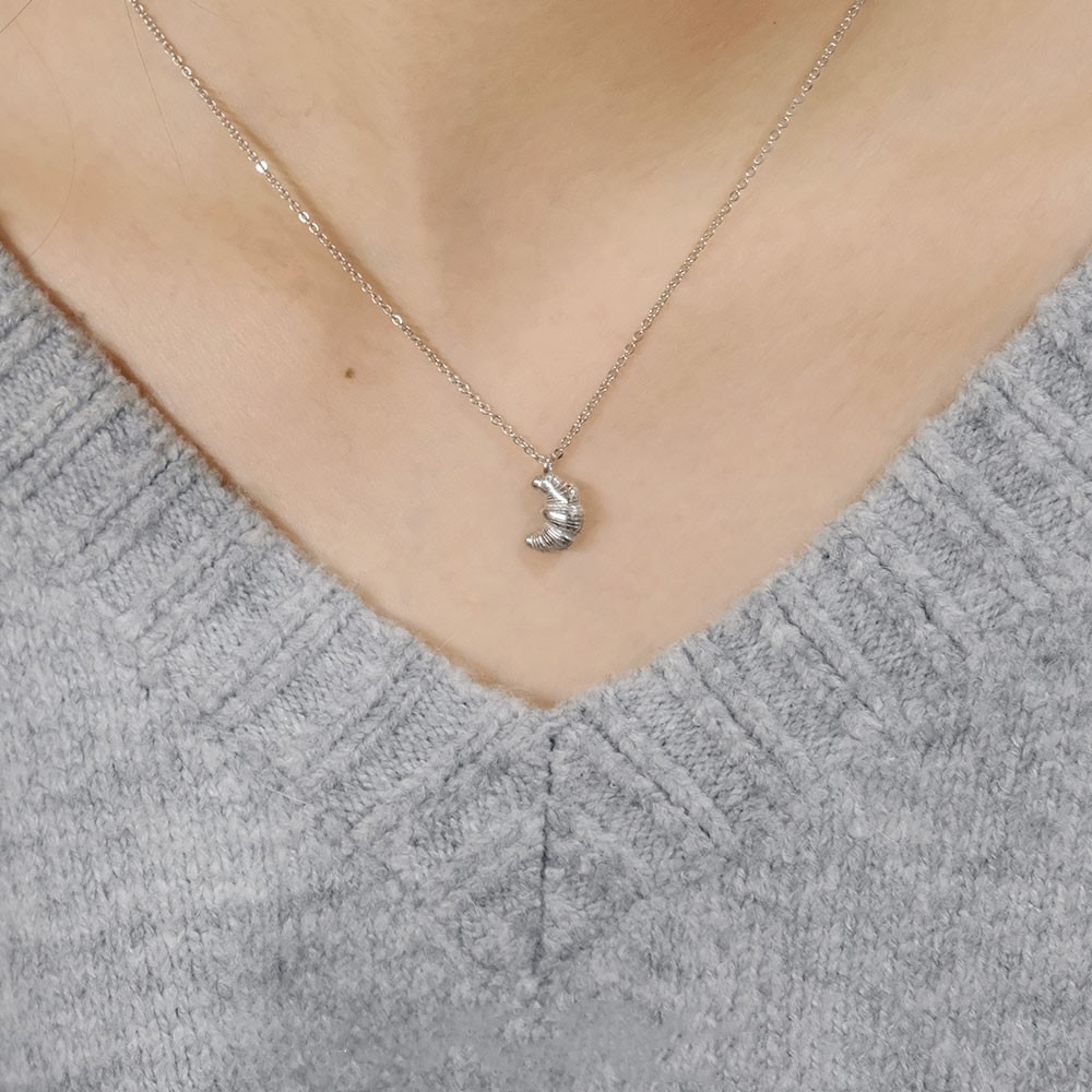Copper Croissant Shape Necklace, Simplicity Geometric Shape Choker, Gold Color Friendship Pendant Chain – view 2